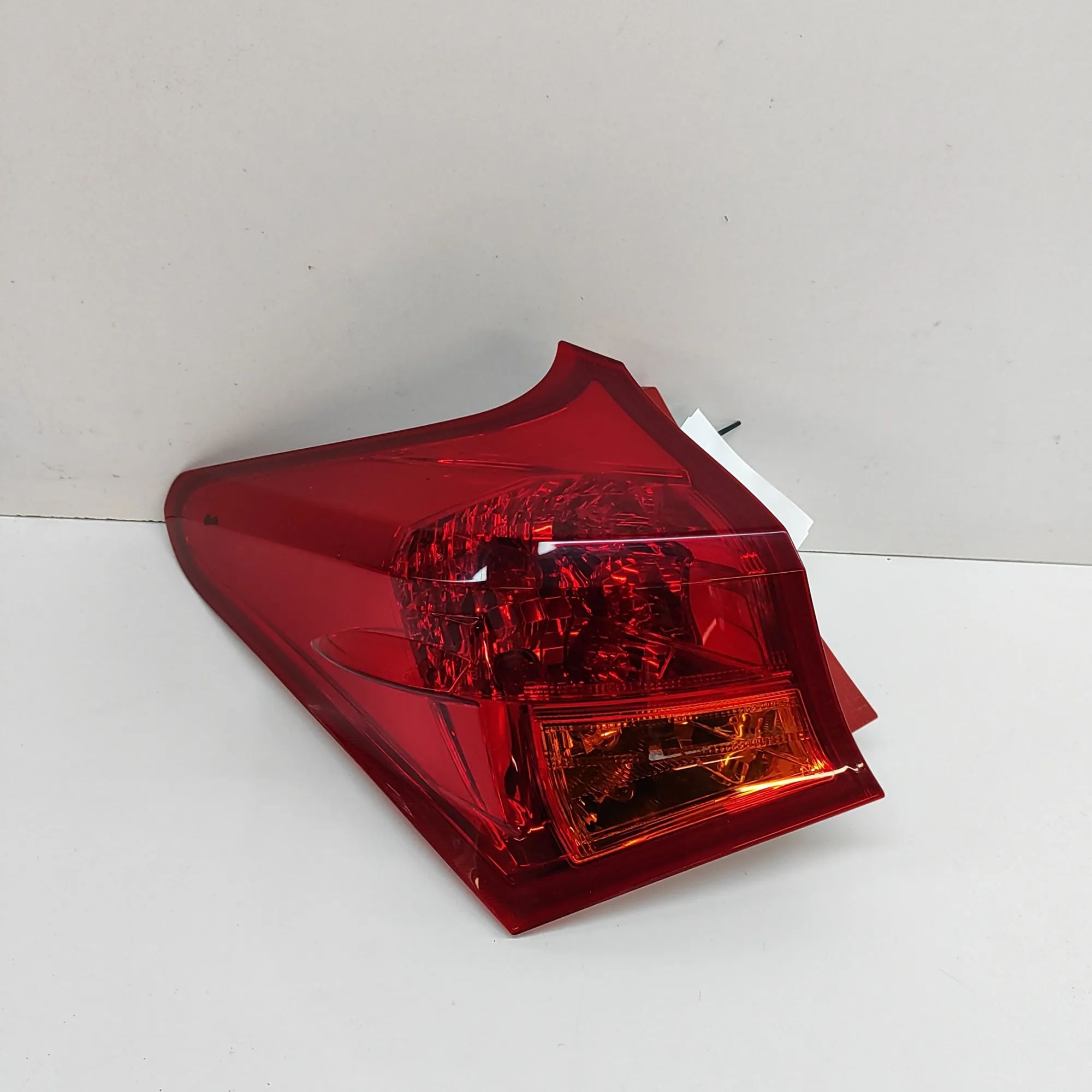 Toyota Auris Rear Left Tail Light Rear Left Tail Light — TOYOTA AURIS (_E18_) (20...
