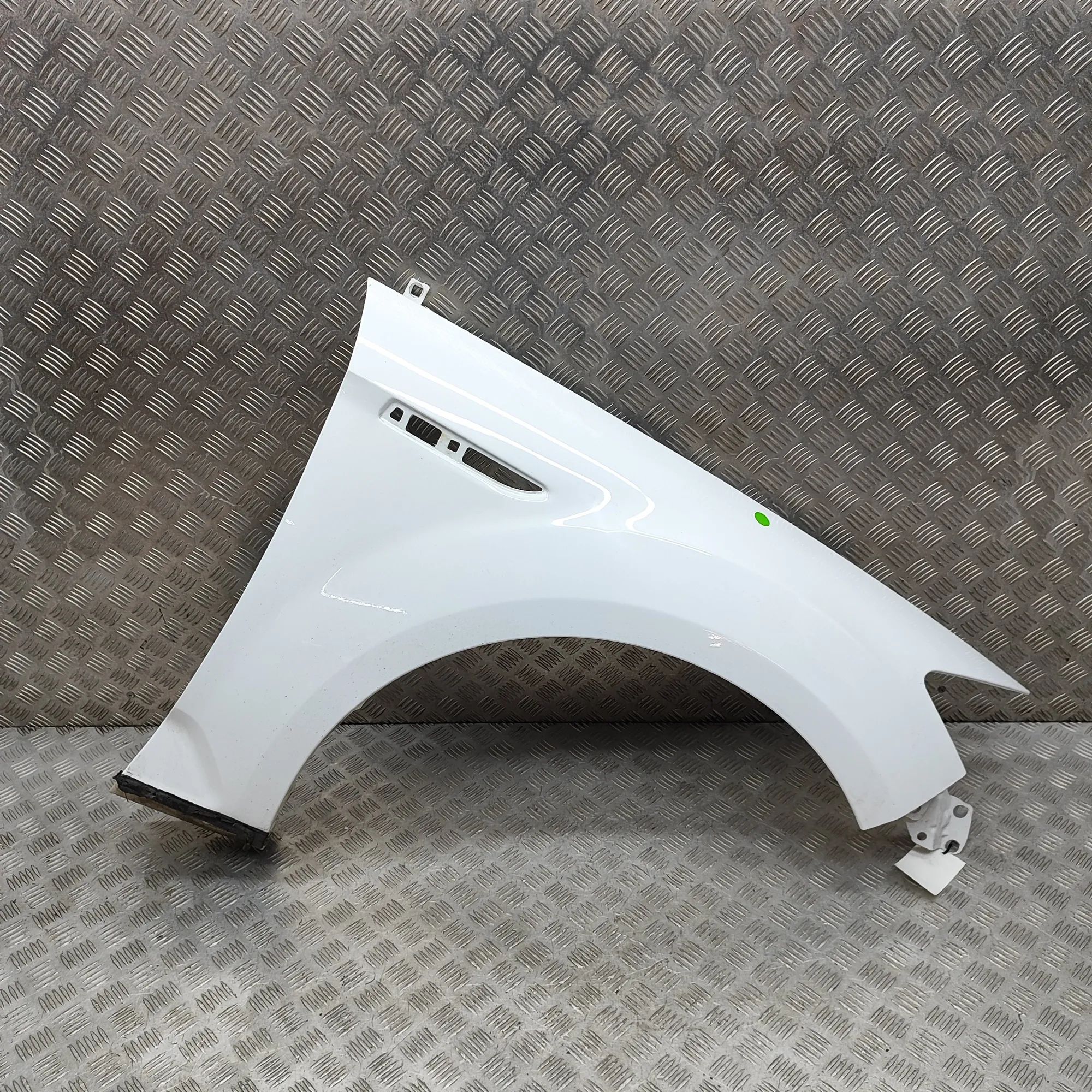 Ford Mondeo Front Right Fender Front Right Fender — FORD MONDEO (IV Turnier BA...