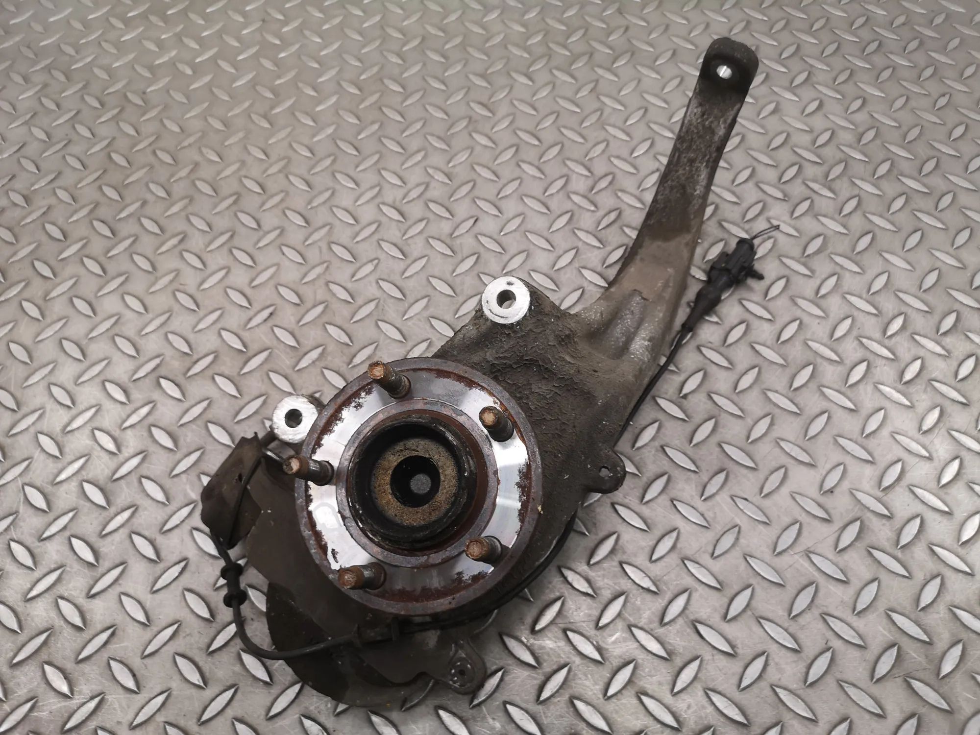 Jaguar XJ Front Right Wheel Hub Front Right Wheel Hub — JAGUAR XJ (X351) (2009-...