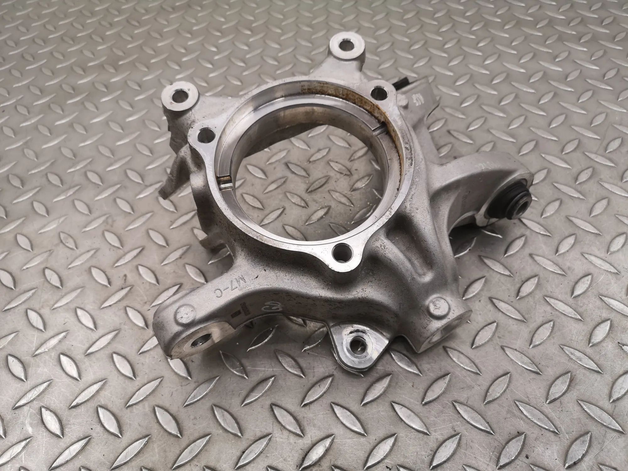 Hyundai Ioniq 5 Rear Right Wheel Hub Rear Right Wheel Hub — HYUNDAI IONIQ (5 NE) (20...