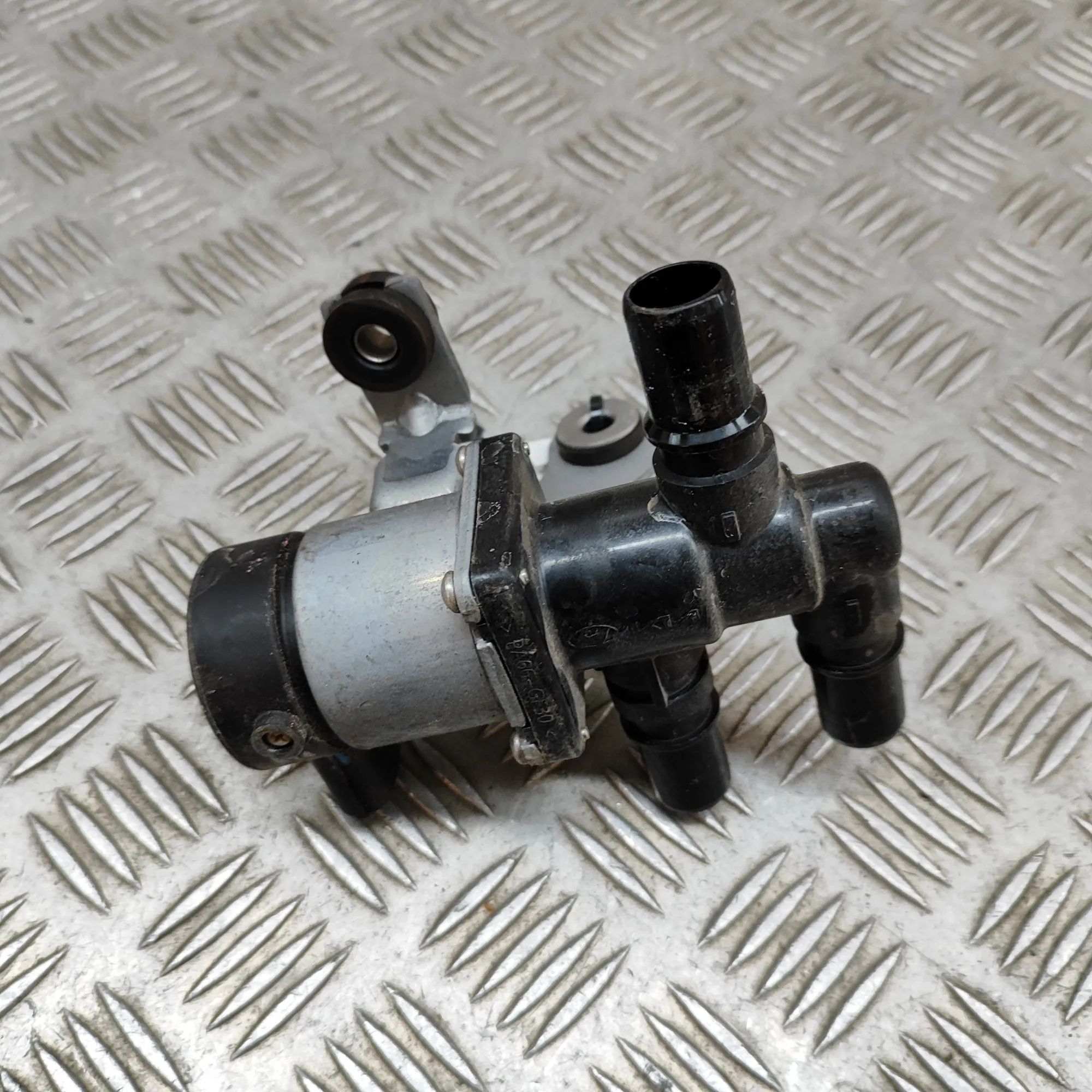 Kia EV6 Coolant valve Coolant valve — KIA EV6 (CV) (2021-...) — 375W3...