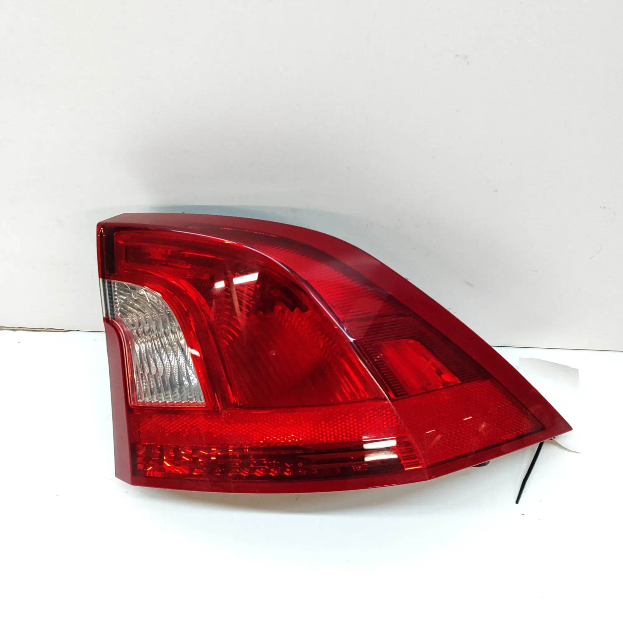 Volvo S60 Rear Right Tail Light Rear Right Tail Light — VOLVO S60 (II) (2010-20...