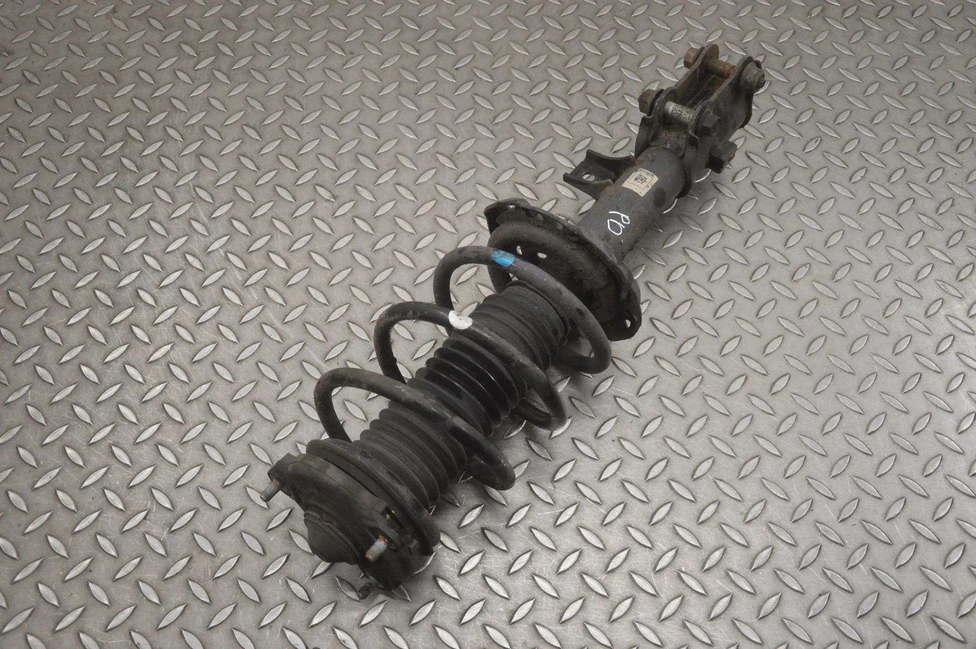 Hyundai Tucson Shock absorber — front right Shock absorber — front right — HYUNDAI TUCSON (...
