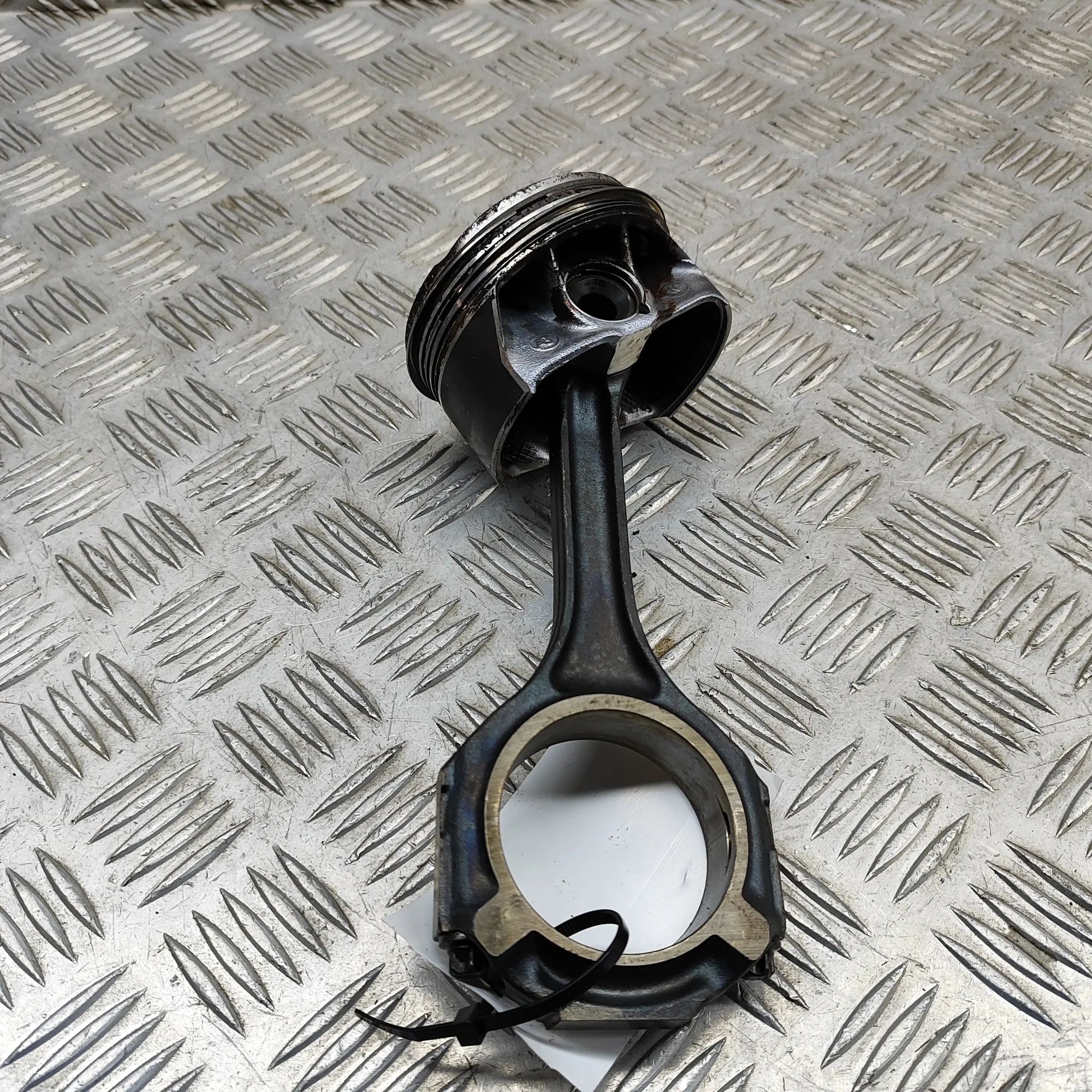 Mercedes-Benz ML / GLE (W166) Piston Piston — MERCEDES BENZ GLE (Coupe C292) (2015-....