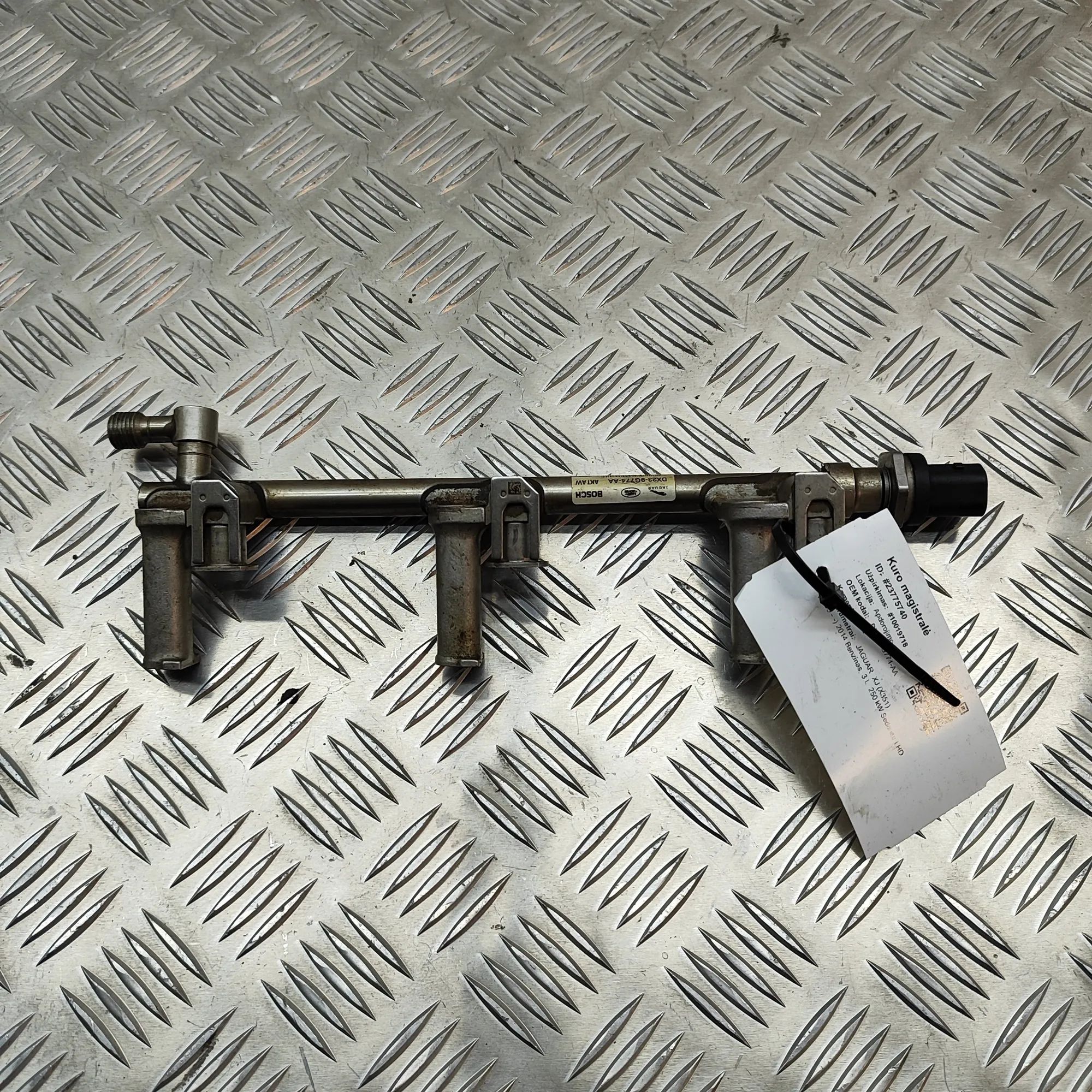 Jaguar XJ Fuel Rail Fuel rail — JAGUAR XJ (X351) (2009-...) — DX23-...