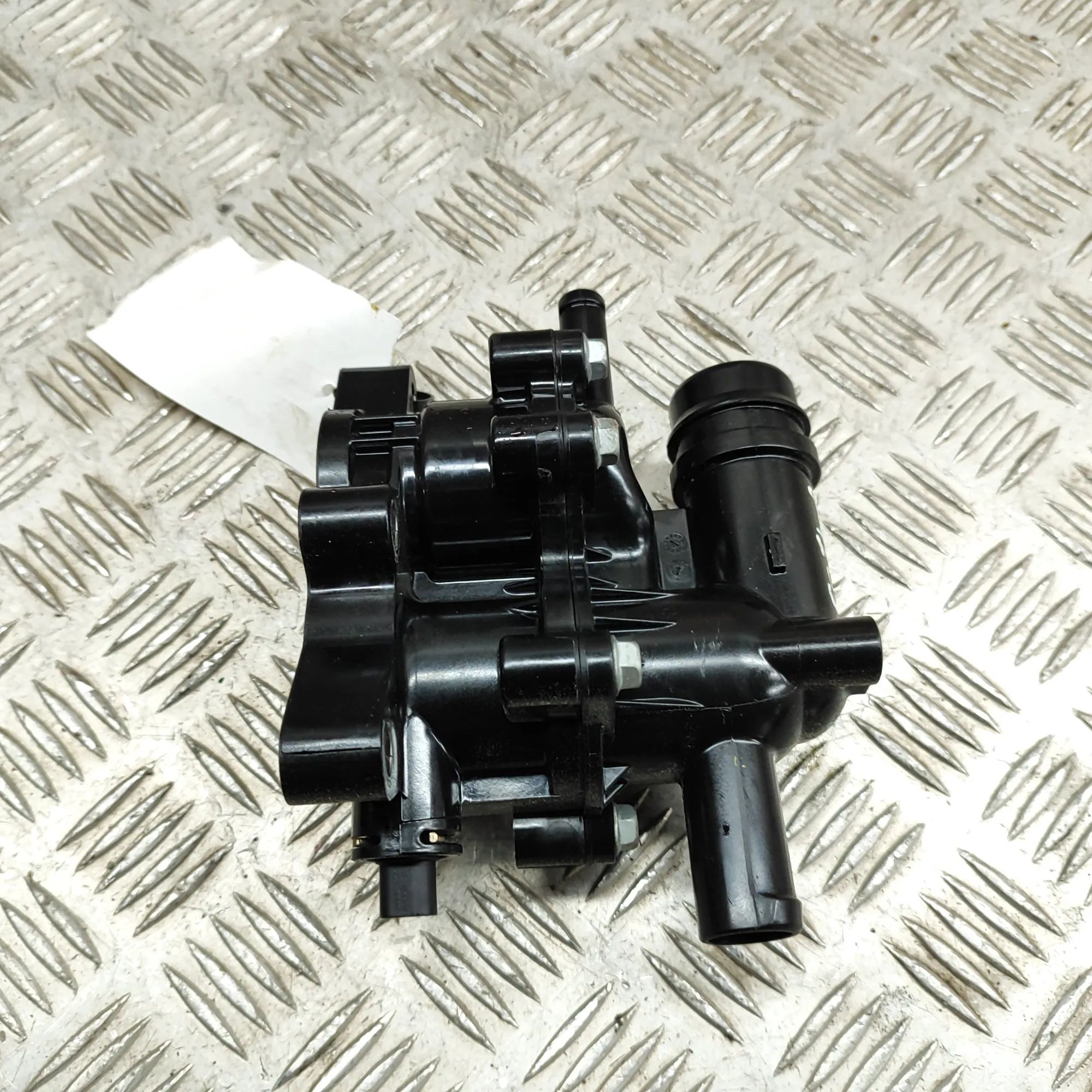 Hyundai Ioniq Soojenduse klapp Coolant valve — HYUNDAI IONIQ (AE) (2016-...) —...