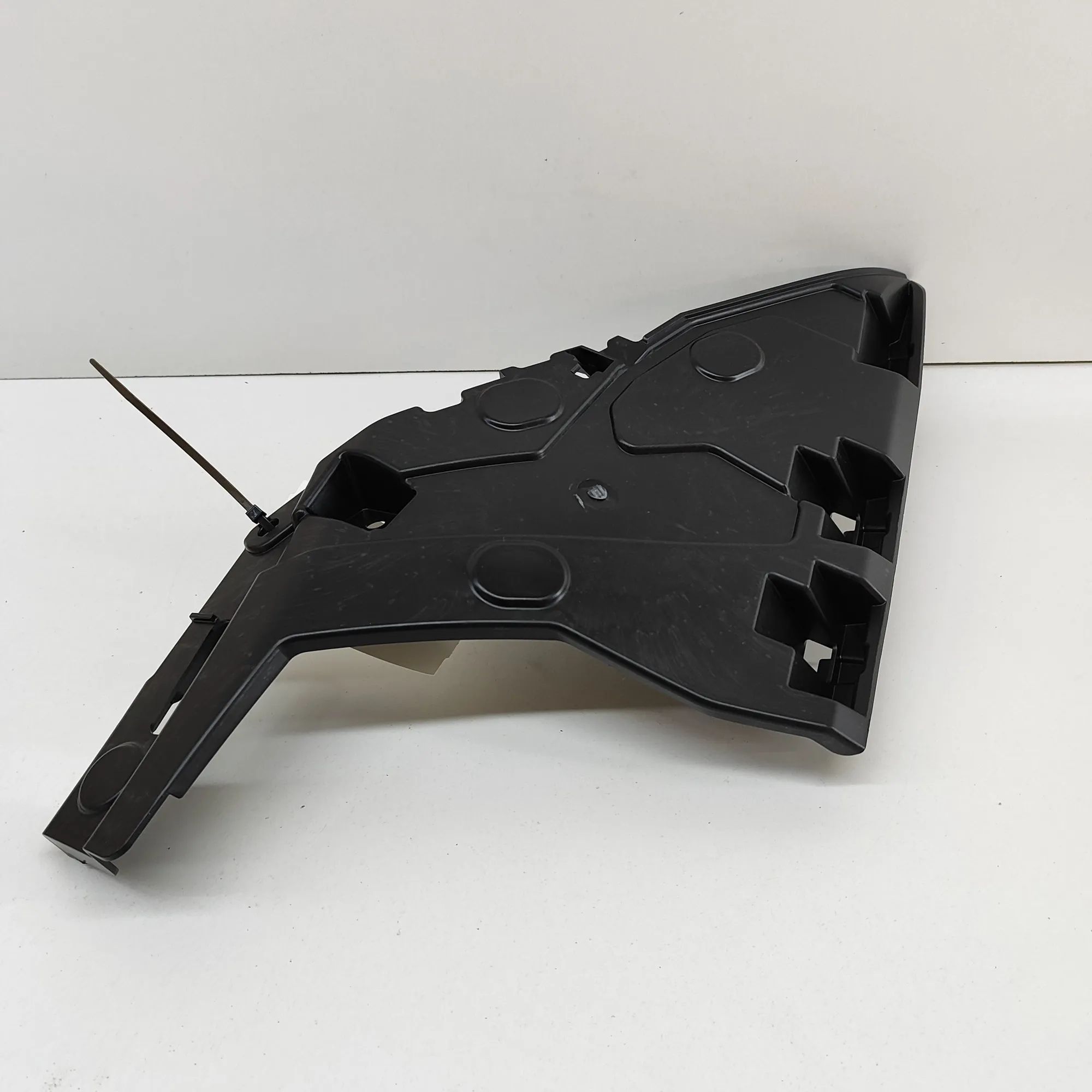 BMW X5 (E70) Fender bracket — front left Fender bracket — front left — BMW X5 (F15, F85)...