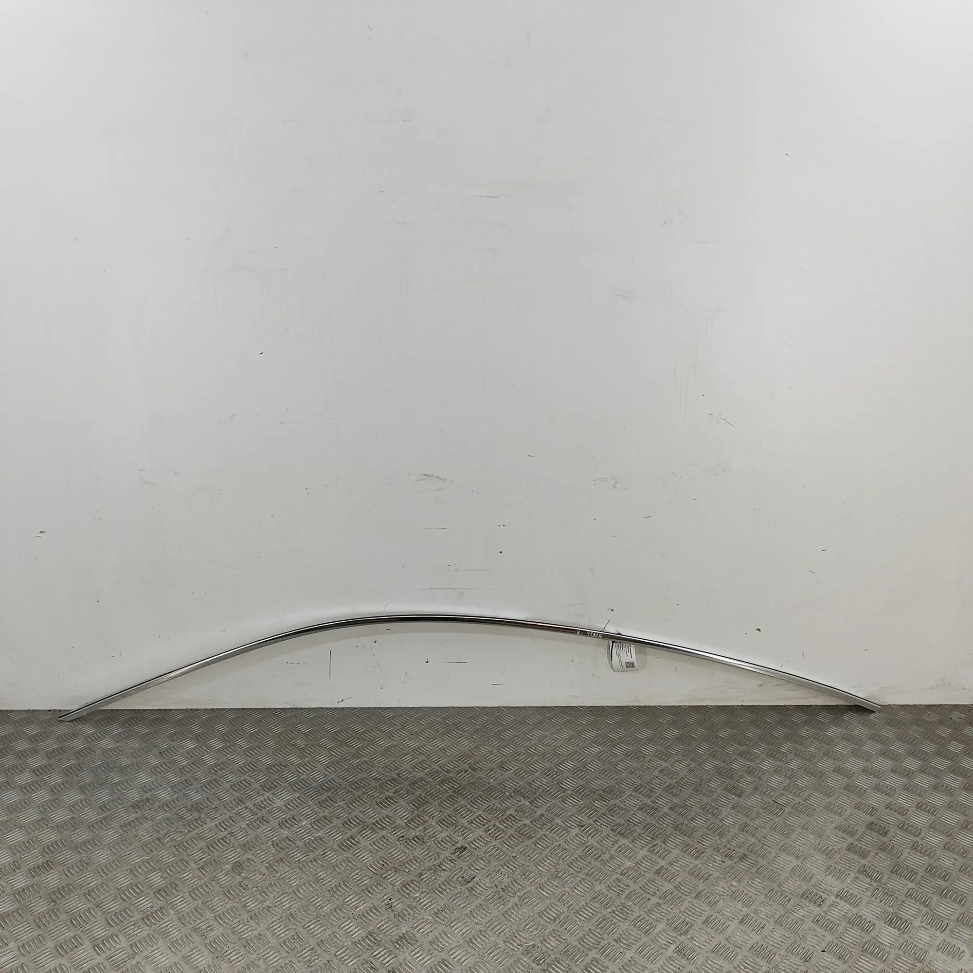 Maserati Quattroporte Left Side Roof Strip Trim Left Side Roof Strip Trim — MASERATI QUATTROPOR...