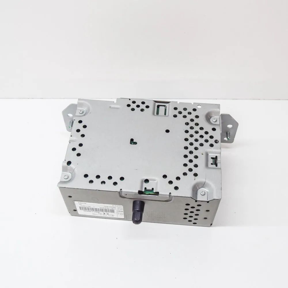 Ford Fiesta Radio / CD / navigation head unit Radio / CD / navigation head unit — FORD FIESTA...