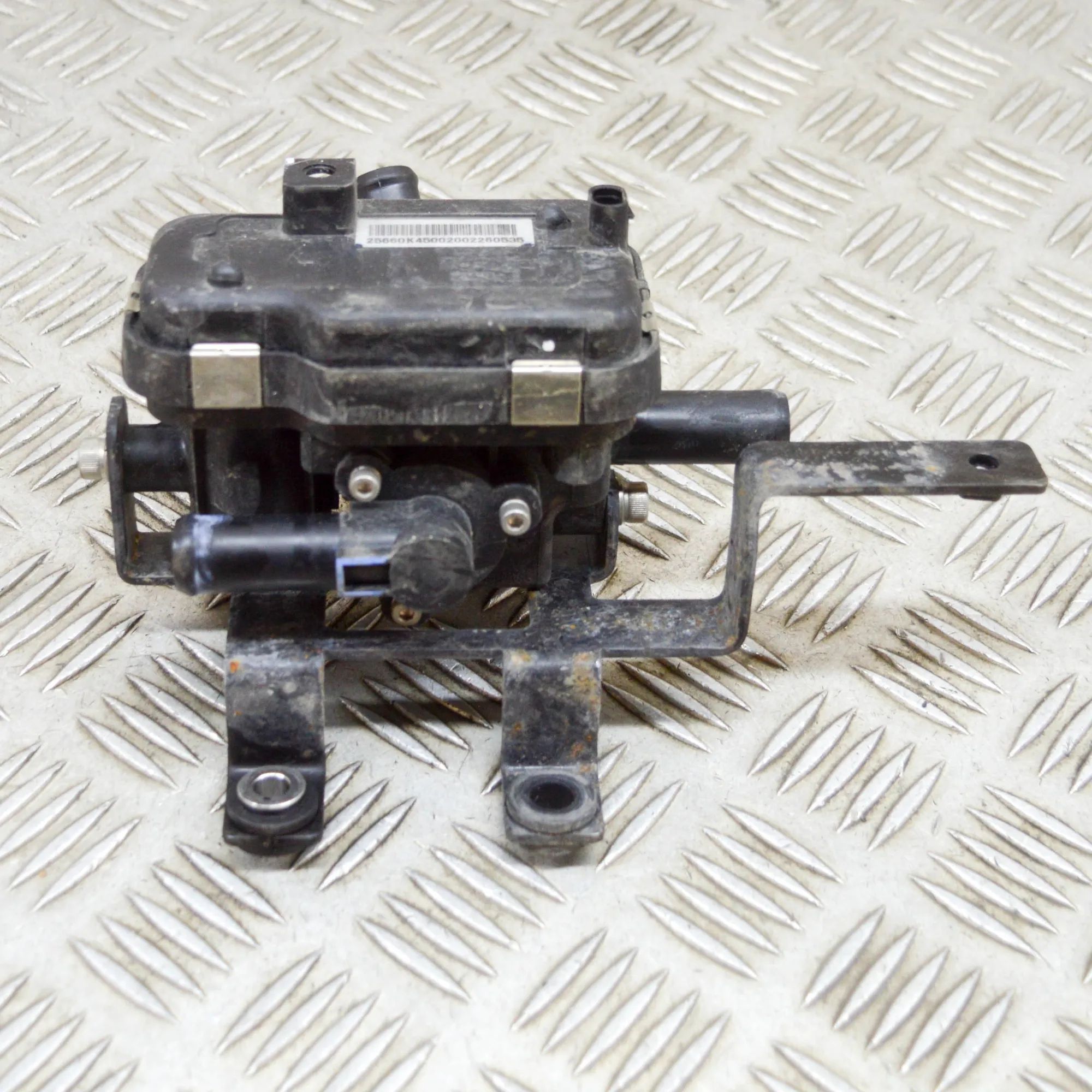 Kia Niro Auxiliary Water Pump Auxiliary Water Pump — KIA NIRO (2016-...) — 25...