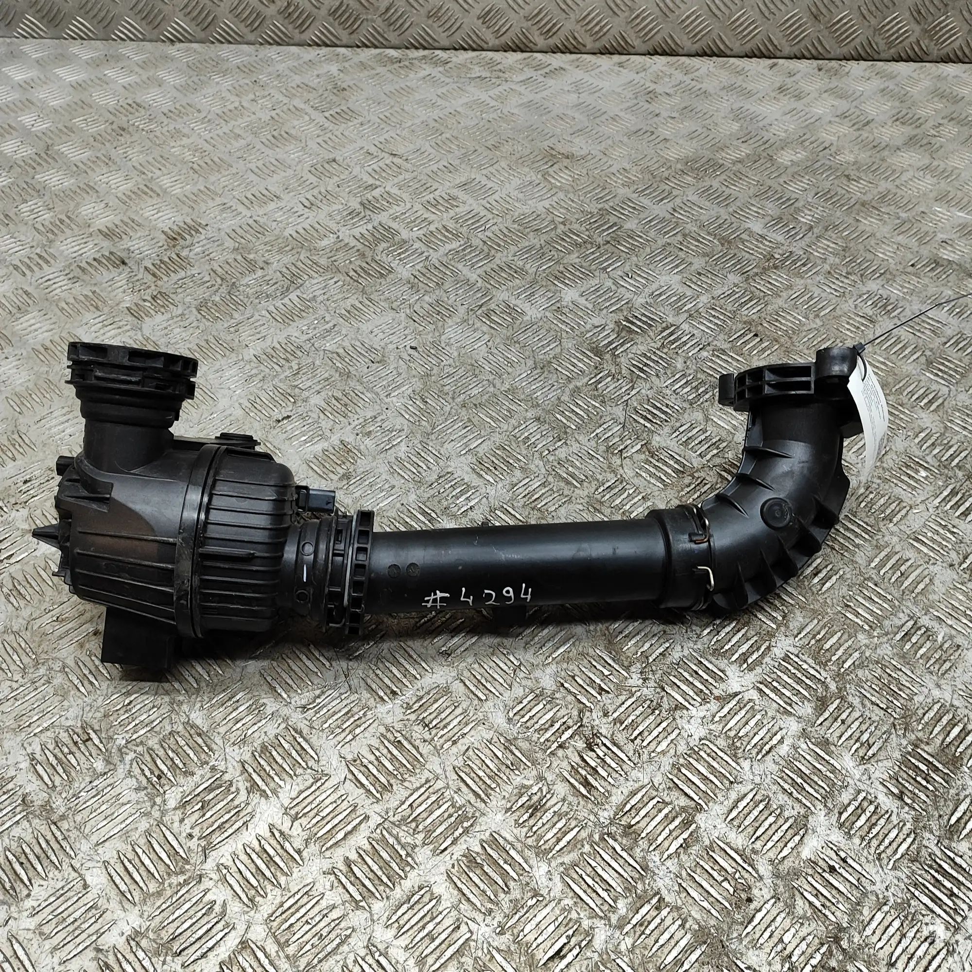 Volvo S60 Intercooler Hose Pipe Intercooler Hose Pipe — VOLVO S60 (III 224) (20...