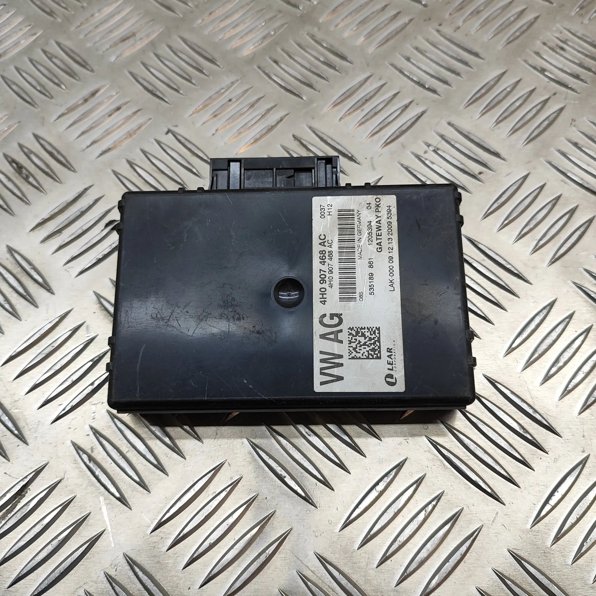 Audi A8 (D4) Gateway Control Unit