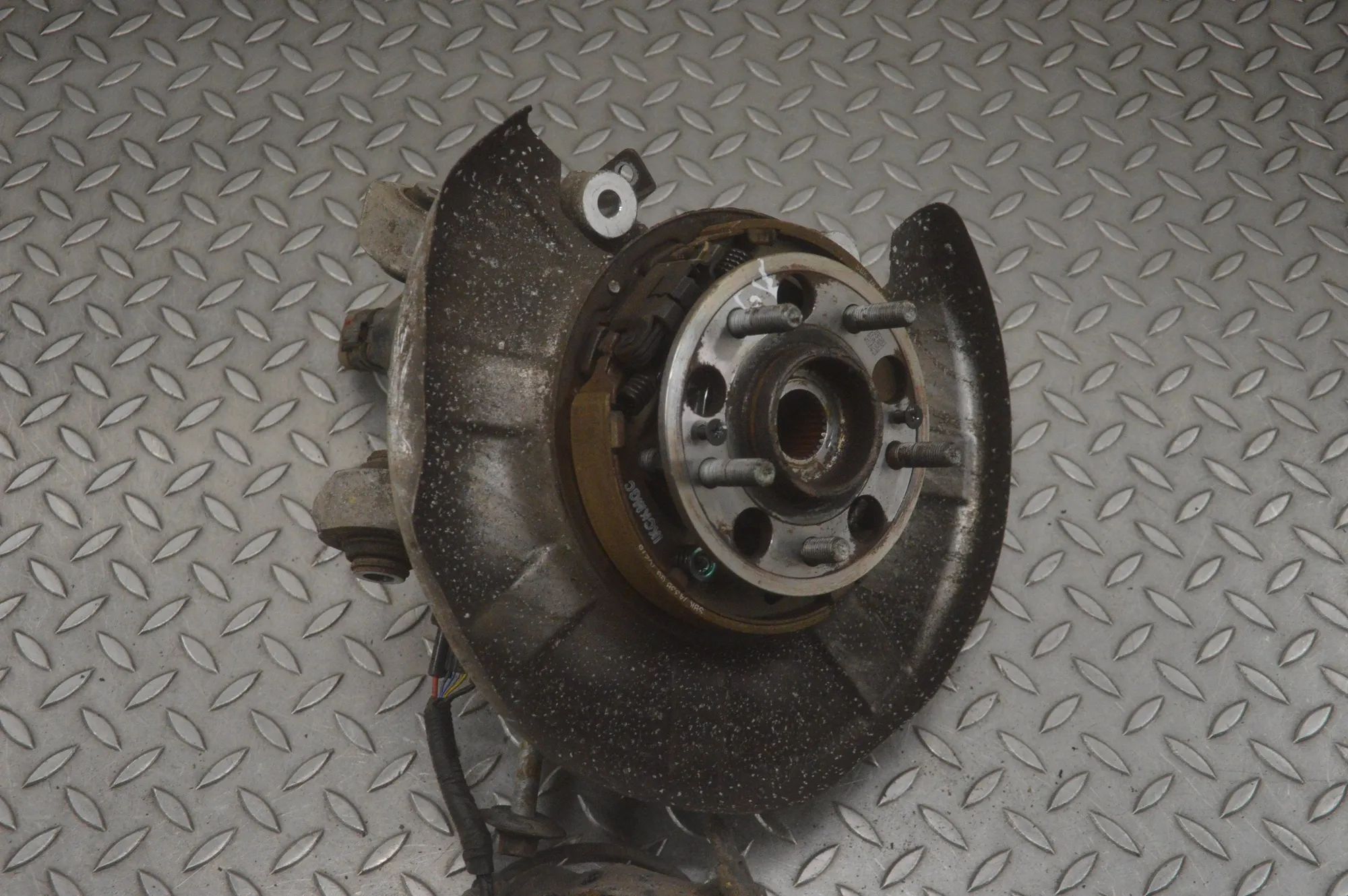 Kia Stinger Rear Left Wheel Hub Spindle Rear Left Wheel Hub Spindle — KIA STINGER (CK) ...