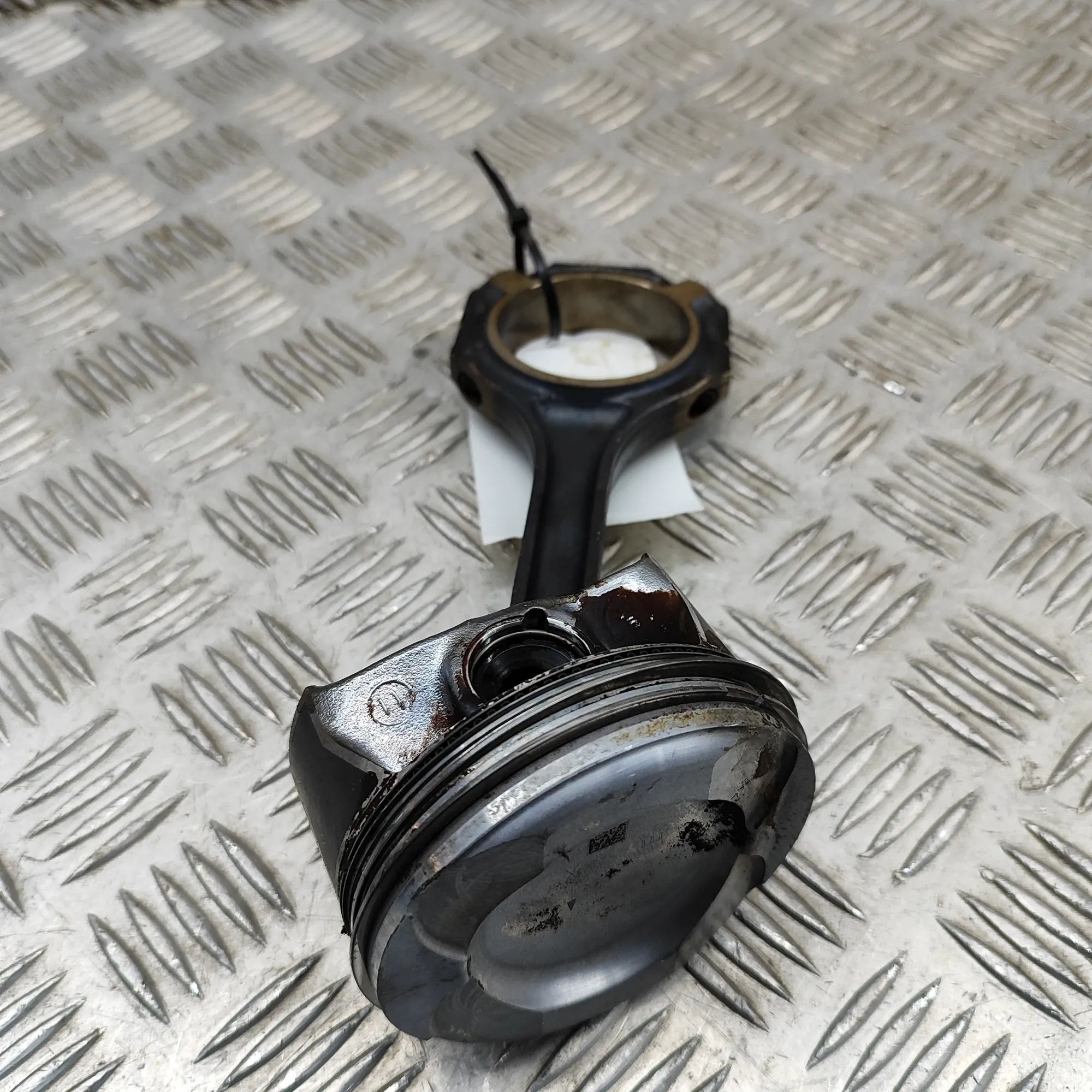Mercedes-Benz ML / GLE (W166) Piston Piston — MERCEDES BENZ GLE (Coupe C292) (2015-....