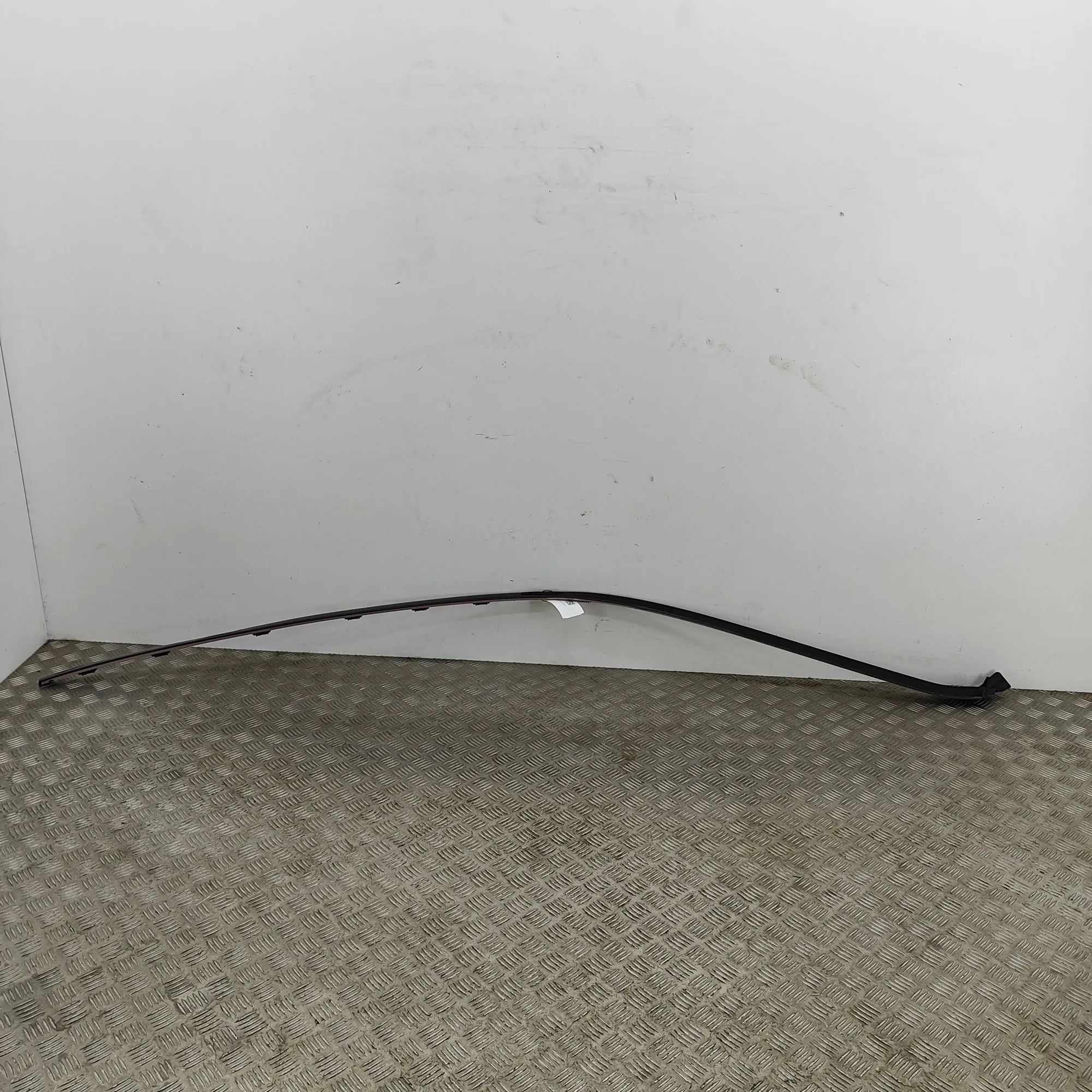 Mercedes-Benz GLC (X253) Right Side Roof Strip Trim Right Side Roof Strip Trim — MERCEDES BENZ GLC ...
