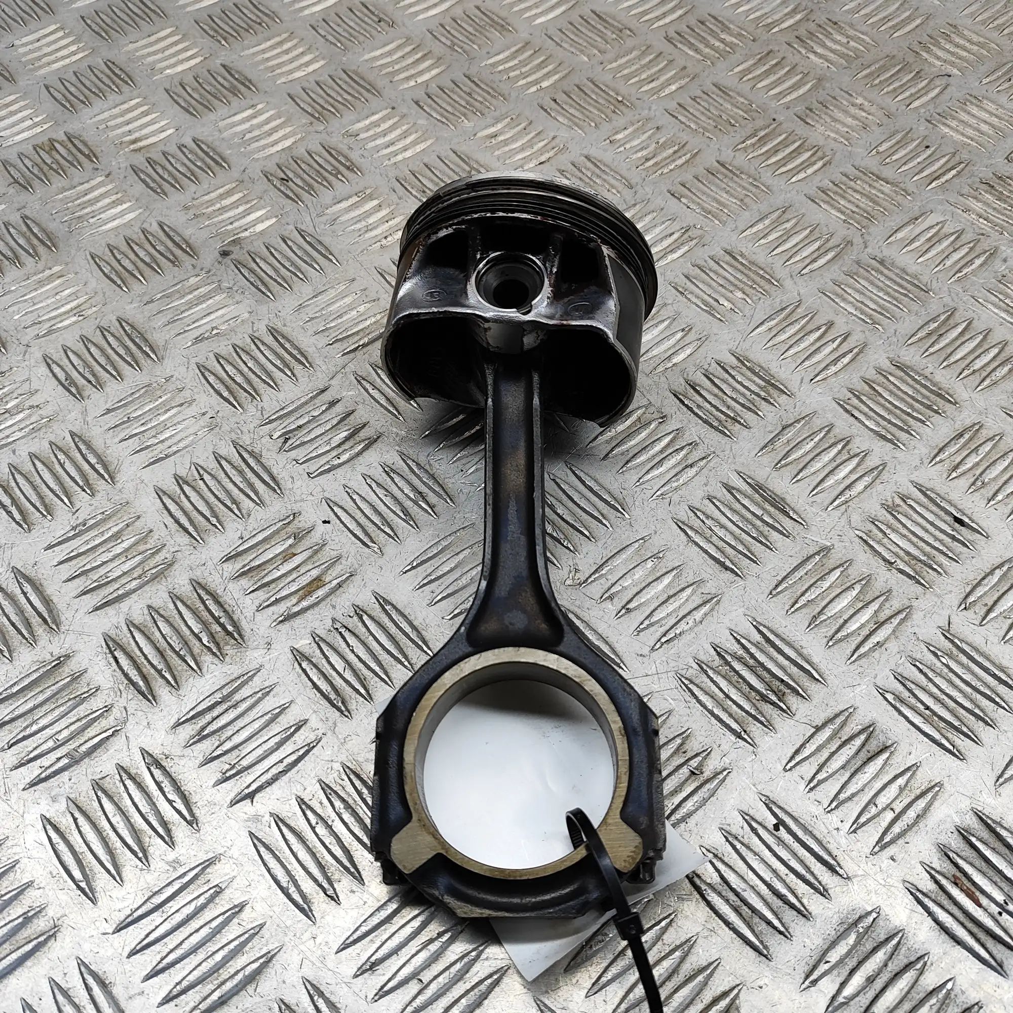 Mercedes-Benz ML / GLE (W166) Piston Piston — MERCEDES BENZ GLE (Coupe C292) (2015-....