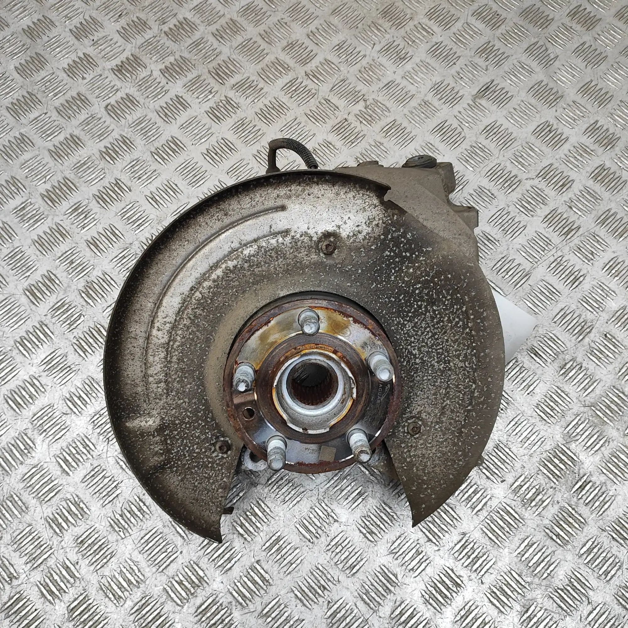 Land Rover Range Rover Velar Rear Right Wheel Hub Rear Right Wheel Hub — LAND ROVER RANGE ROVER V...