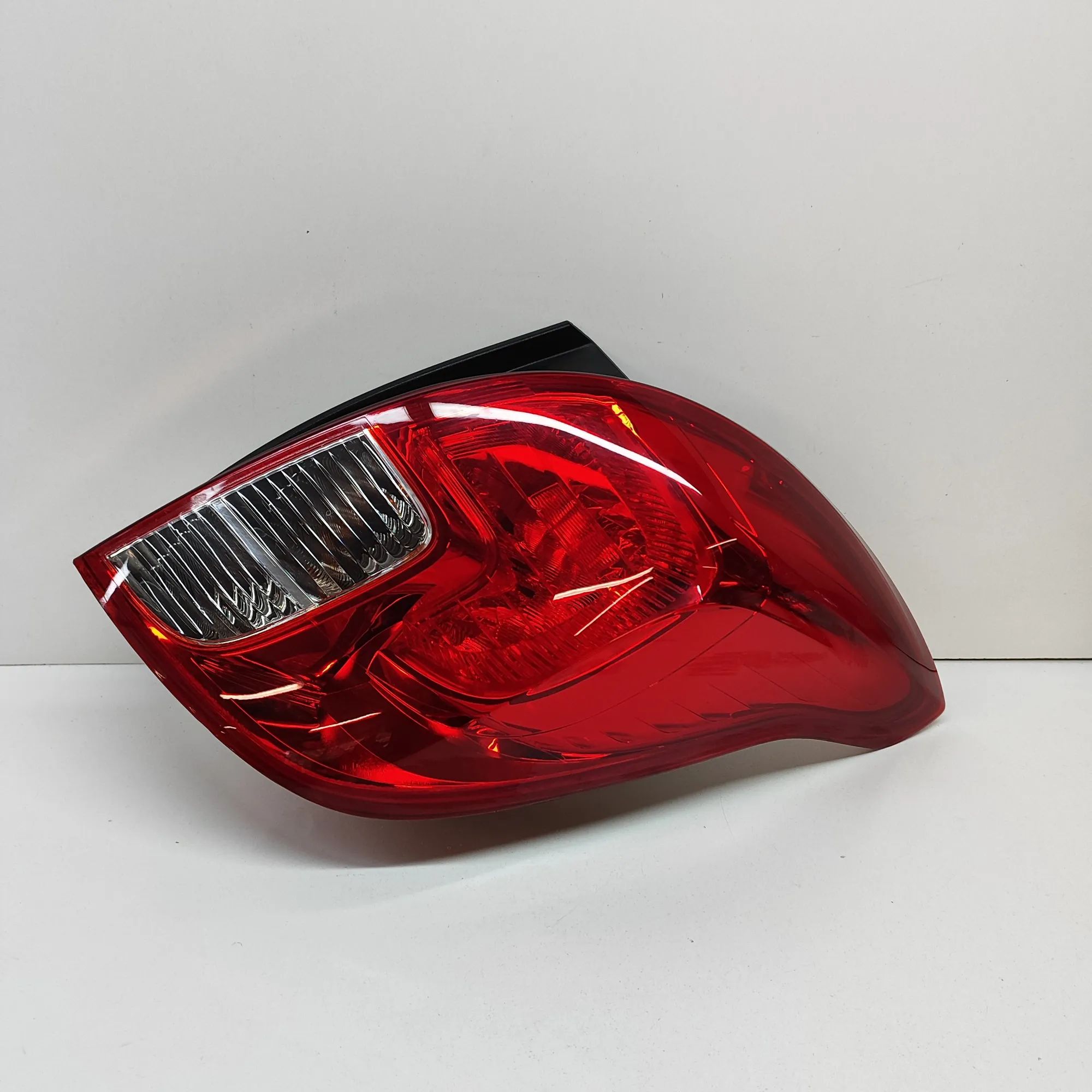 Opel Mokka (A) Rear Right Tail Light Rear Right Tail Light — OPEL MOKKA (MOKKA X) (2...