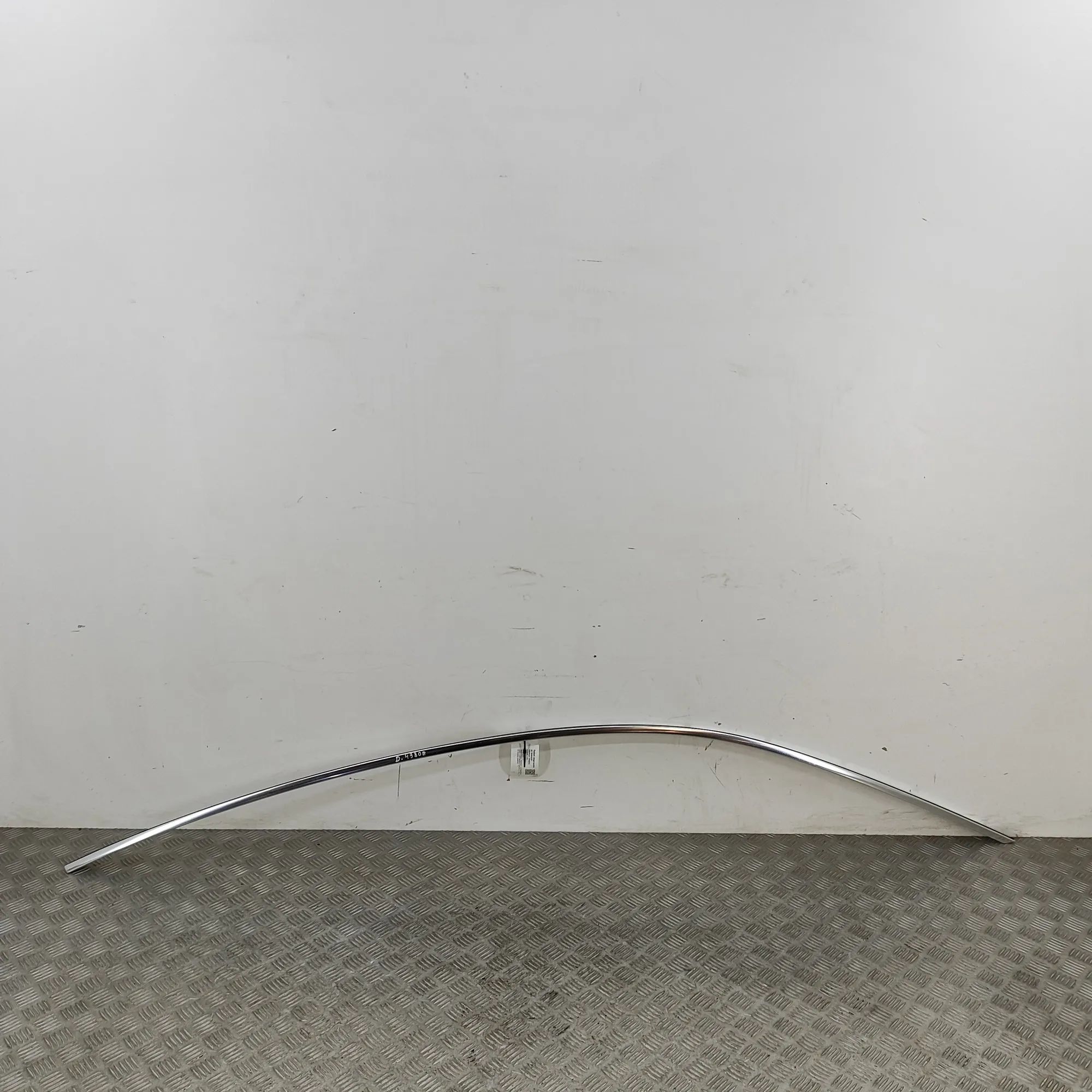 Maserati Quattroporte Right Side Roof Strip Trim Right Side Roof Strip Trim — MASERATI QUATTROPO...
