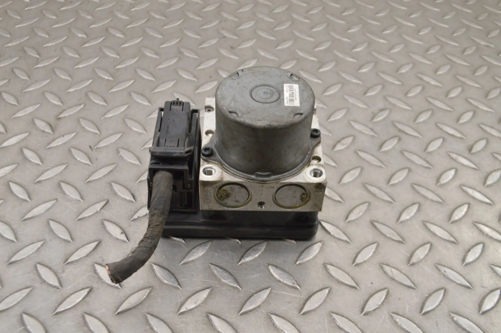 Hyundai ix35 ABS hydraulic pump ABS Pump — HYUNDAI IX35 (LM, EL, ELH) (2009-......