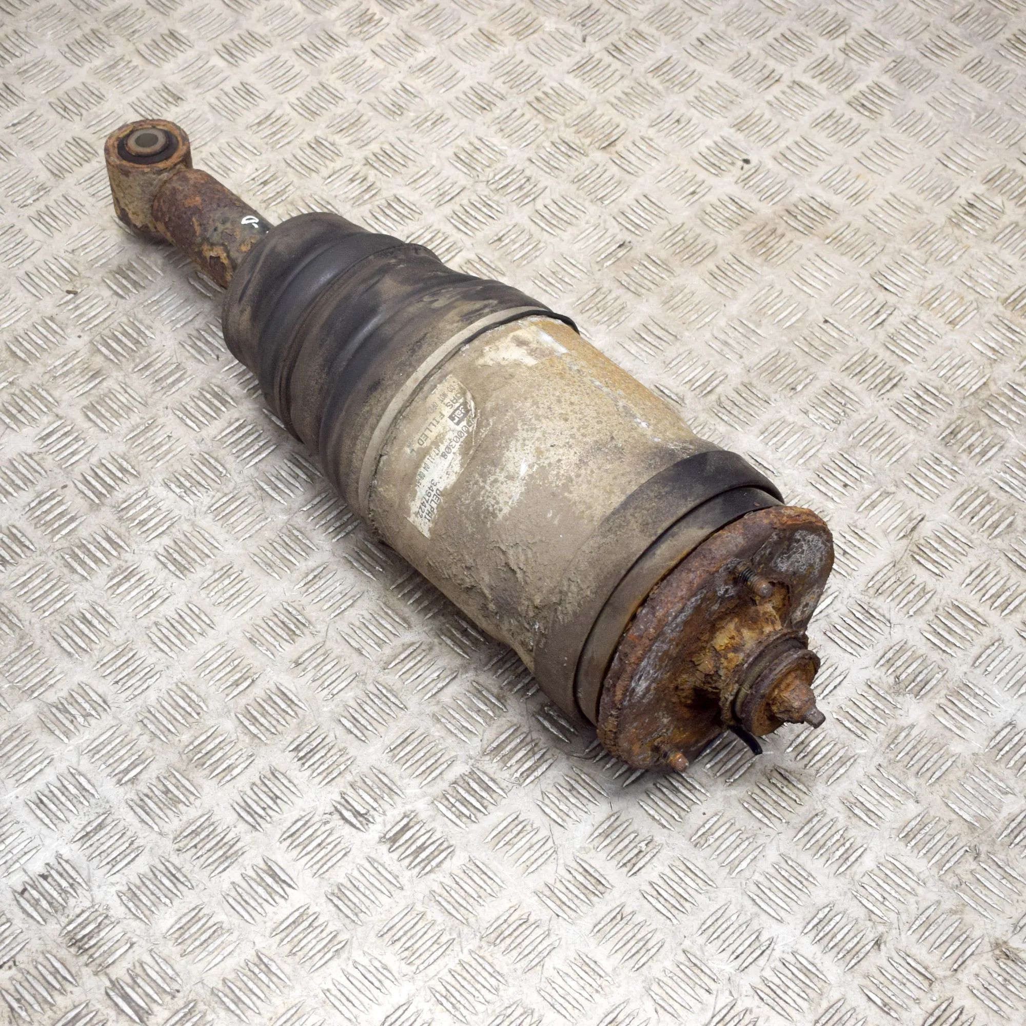 Land Rover Discovery Rear Right Air Shock Absorber Rear Right Air Shock Absorber — LAND ROVER DISC...