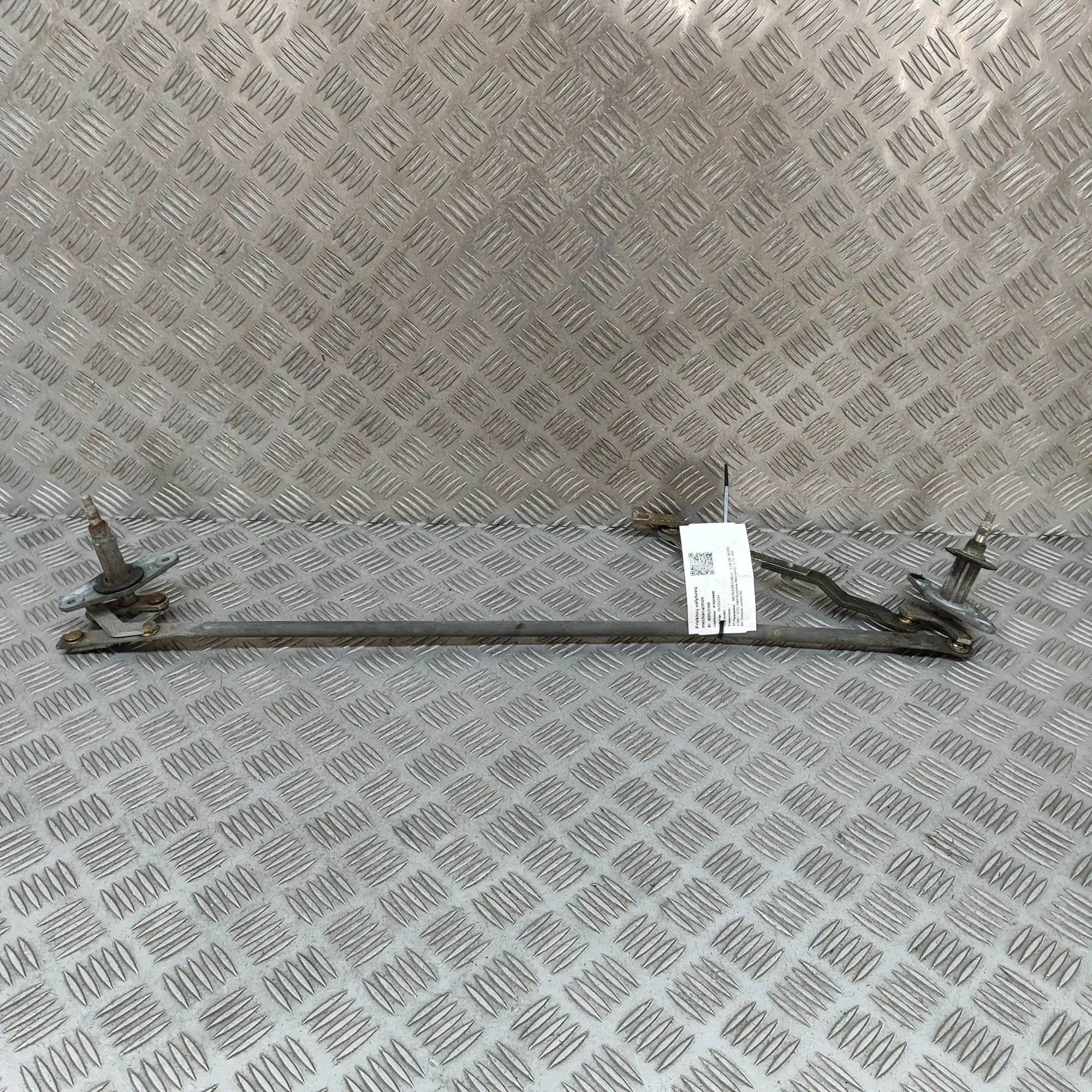 Mercedes-Benz 200 - 280 (W114, W115) Front Windshield Wiper Mechanism Front Windshield Wiper Mechanism — MERCEDES BEN...