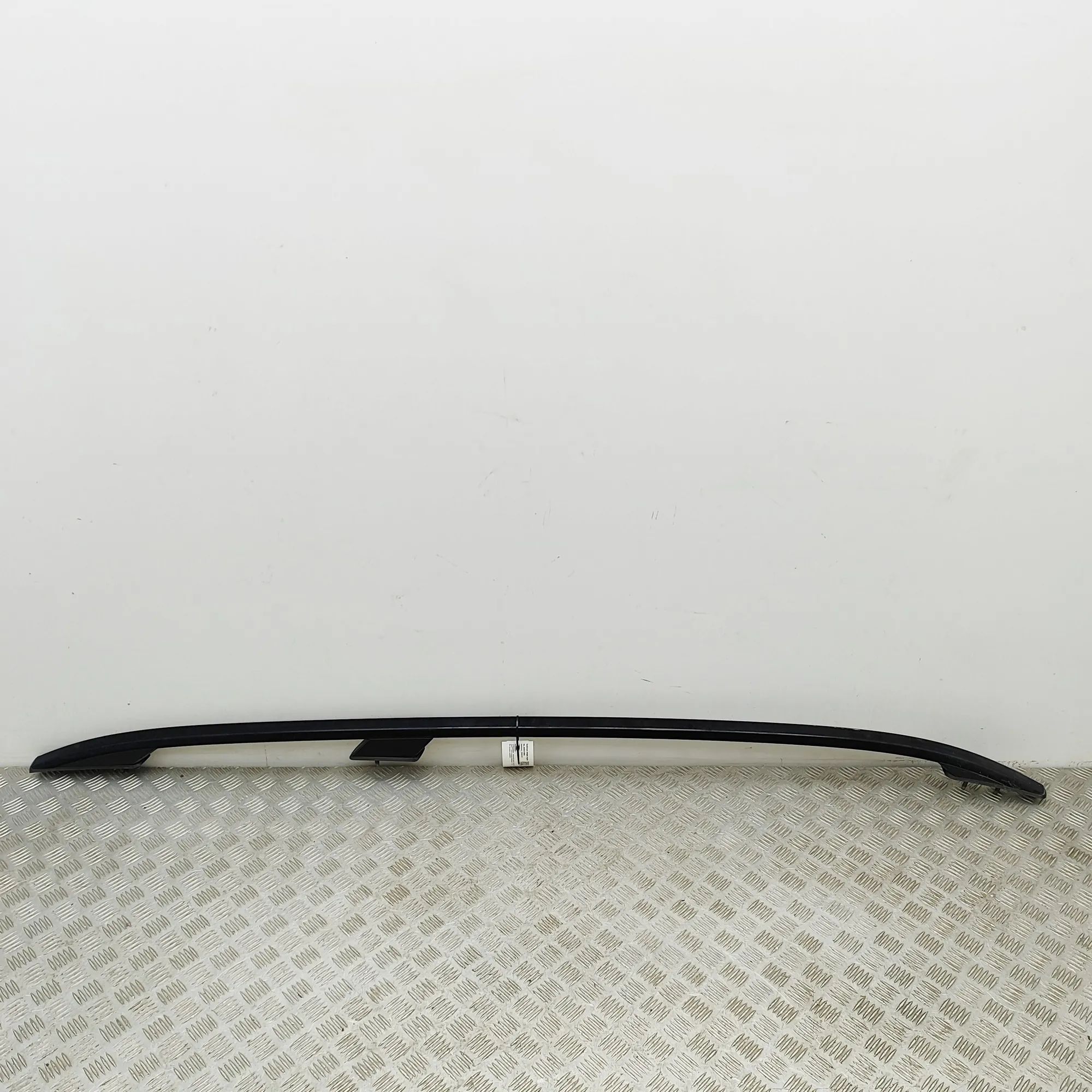 Mercedes-Benz ML / GLE (W166) Right Side Roof Rail Right Side Roof Rail — MERCEDES BENZ GLE (W166)...