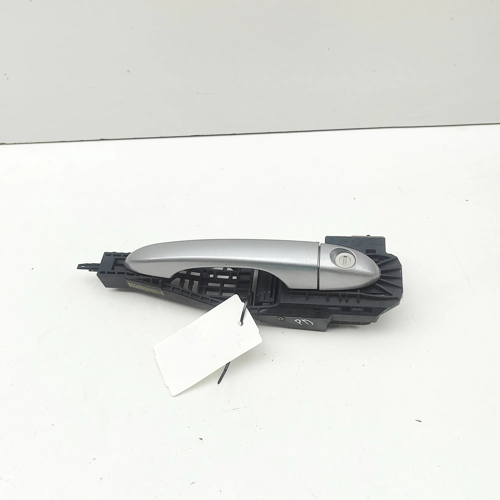 Jeep Cherokee (KL) Exterior door handle — front right Exterior door handle — front right — JEEP CHERO...