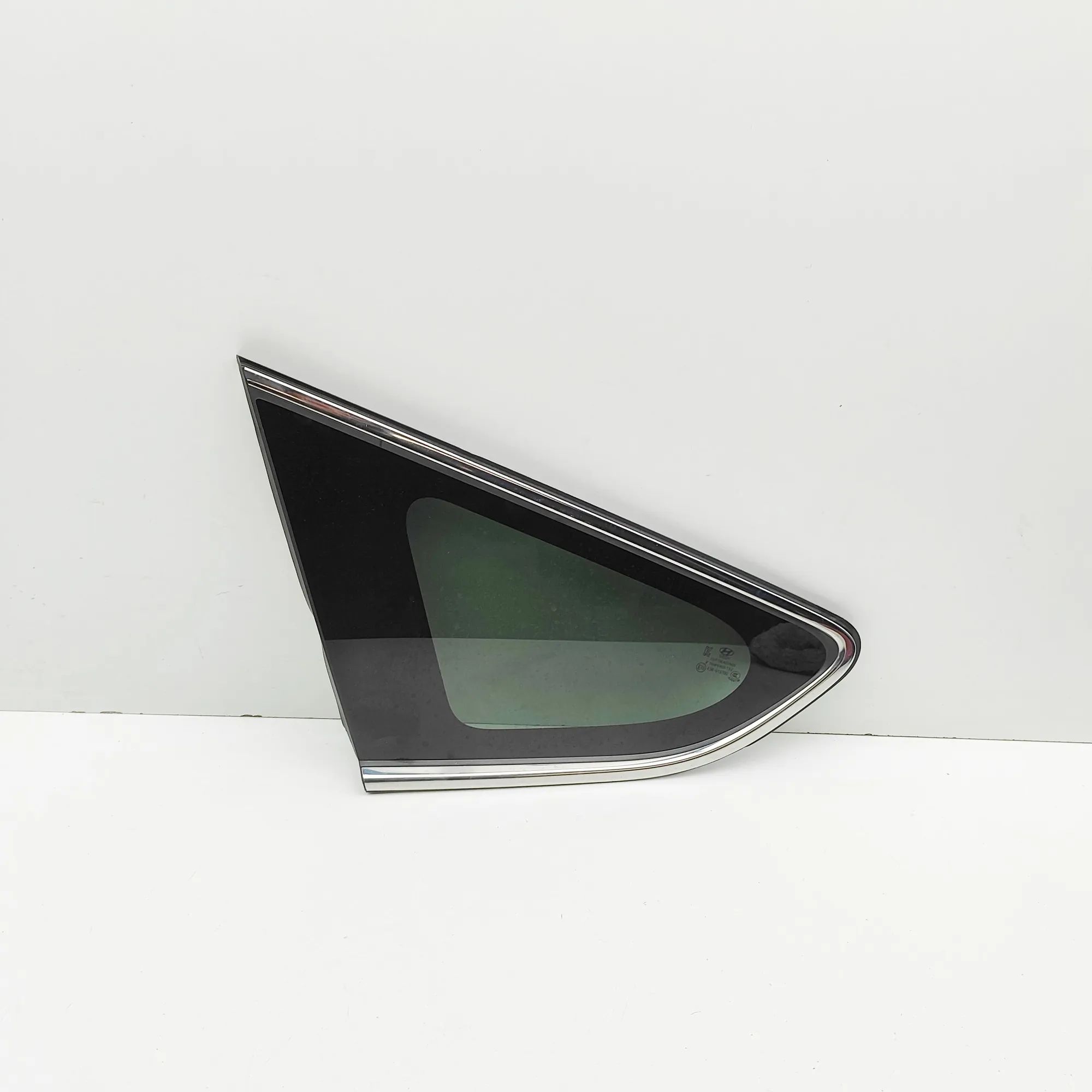 Hyundai Santa Fe Rear Left Quarter Window