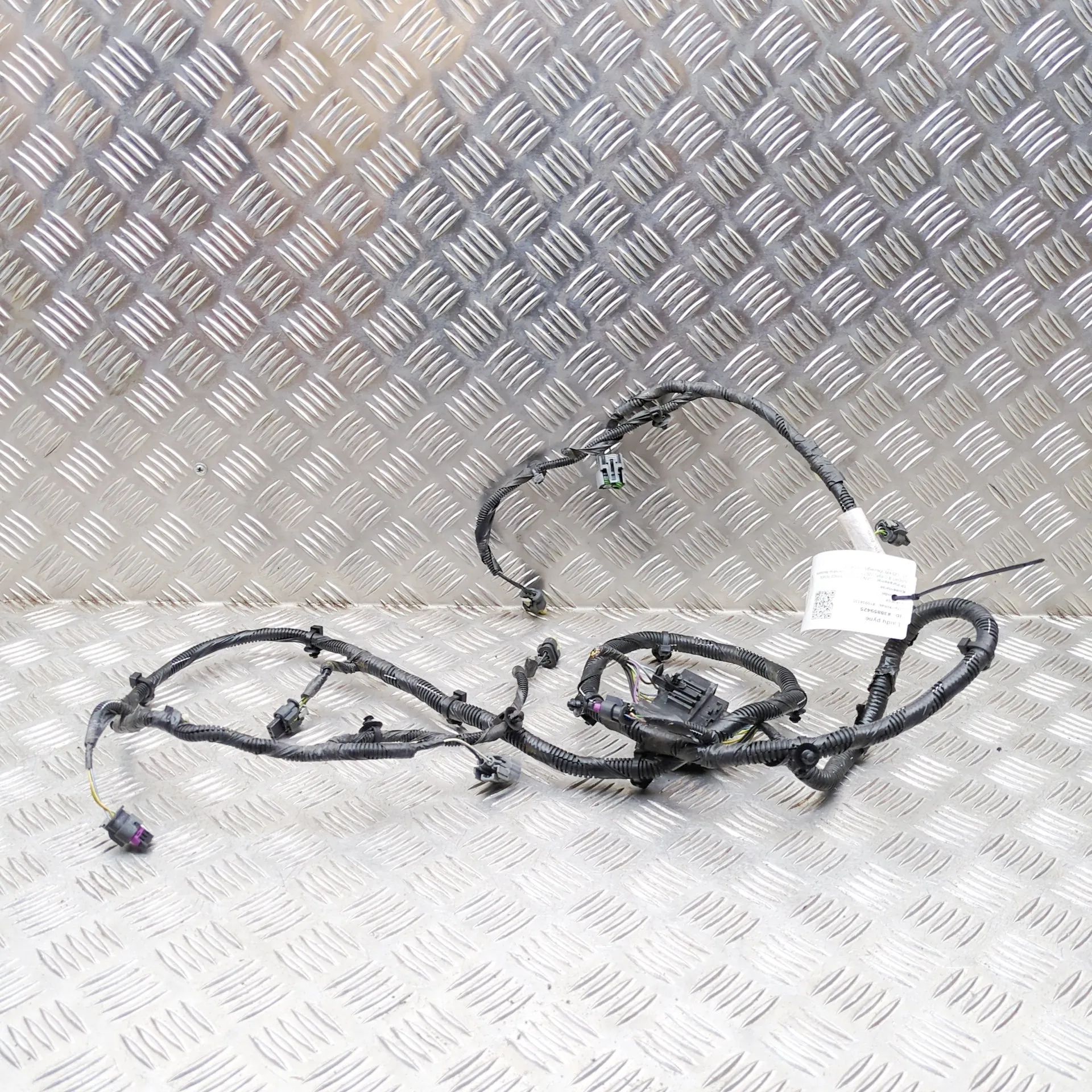 Land Rover Range Rover Sport (L494) Rear Parking Sensor Wiring Loom Rear Parking Sensor Wiring Loom — LAND ROVER RA...