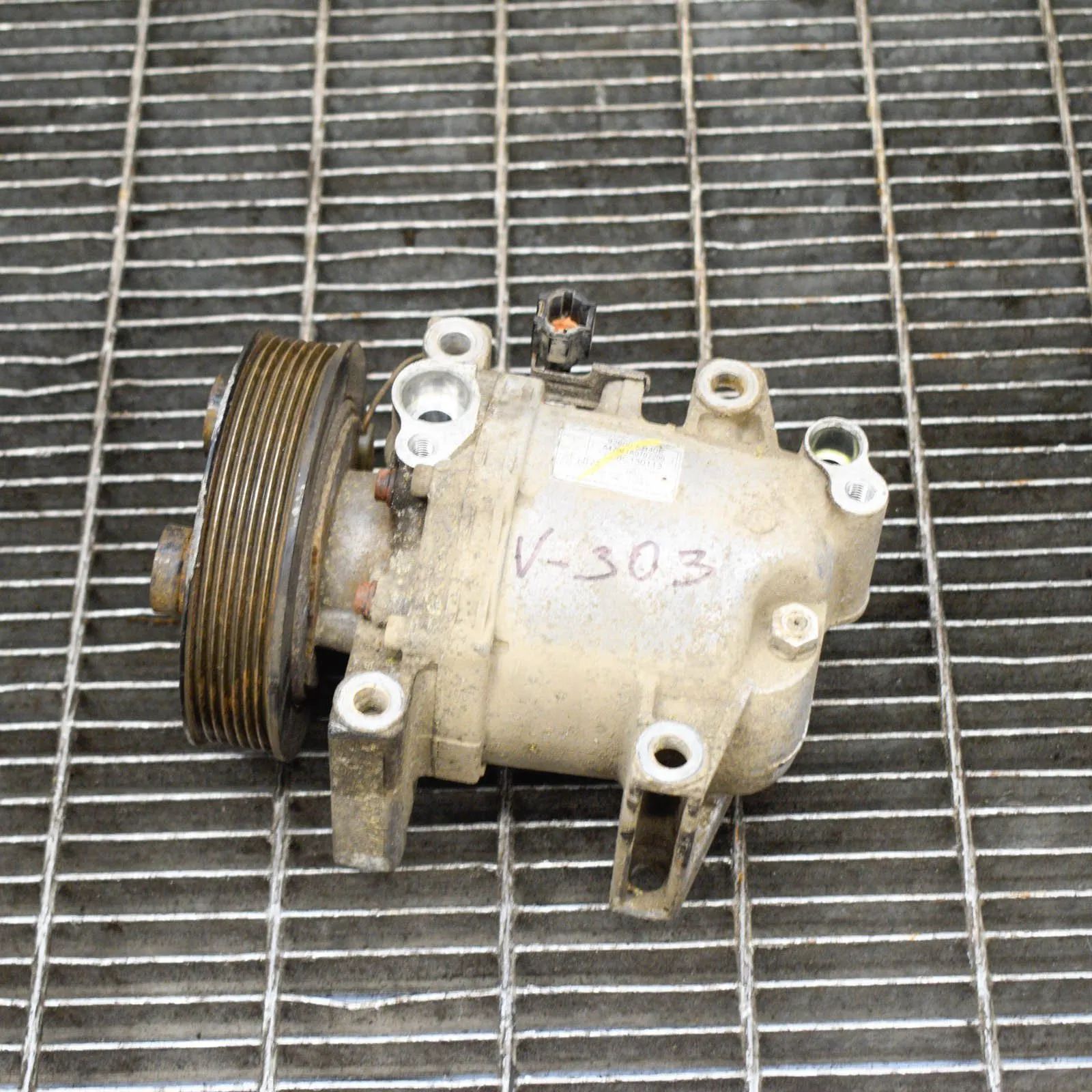 Nissan Pick Up / Navara / NP300 (D22) Air-conditioning compressor Air-conditioning compressor — NISSAN NP300 (NAV...