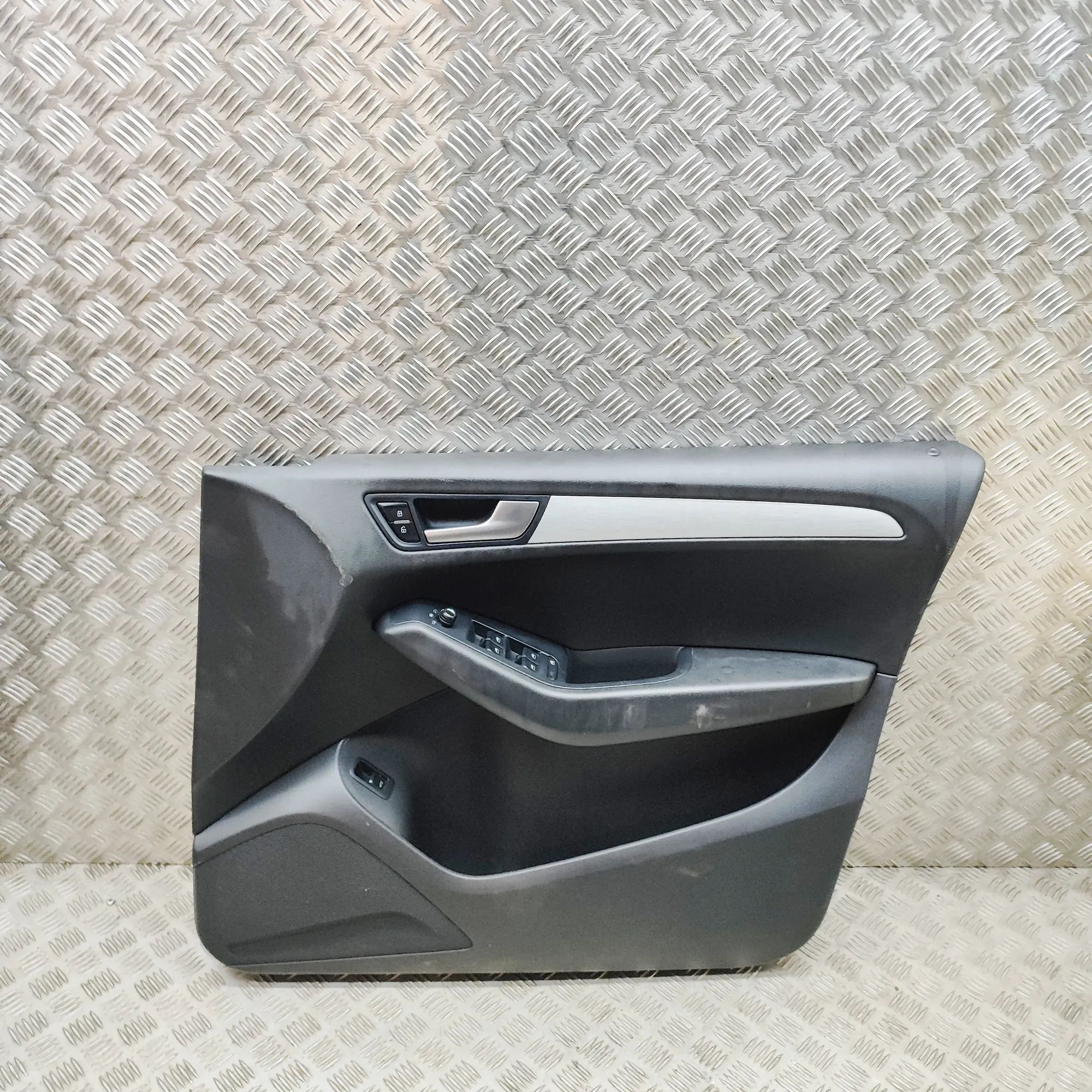 Audi Q5 (8R) Front Right Door Panel Front Right Door Panel — AUDI Q5 (8R) (2008-201...