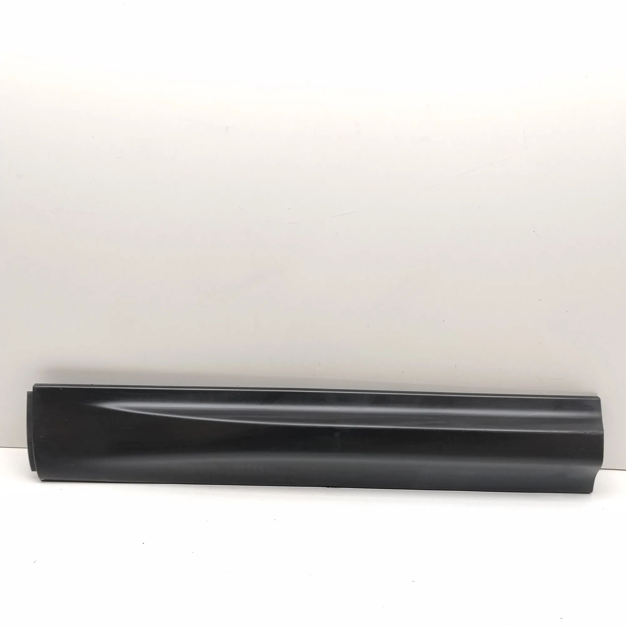 Land Rover Range Rover Sport (L494) Front Left Door Lower Molding Front Left Door Lower Molding — LAND ROVER RANG...