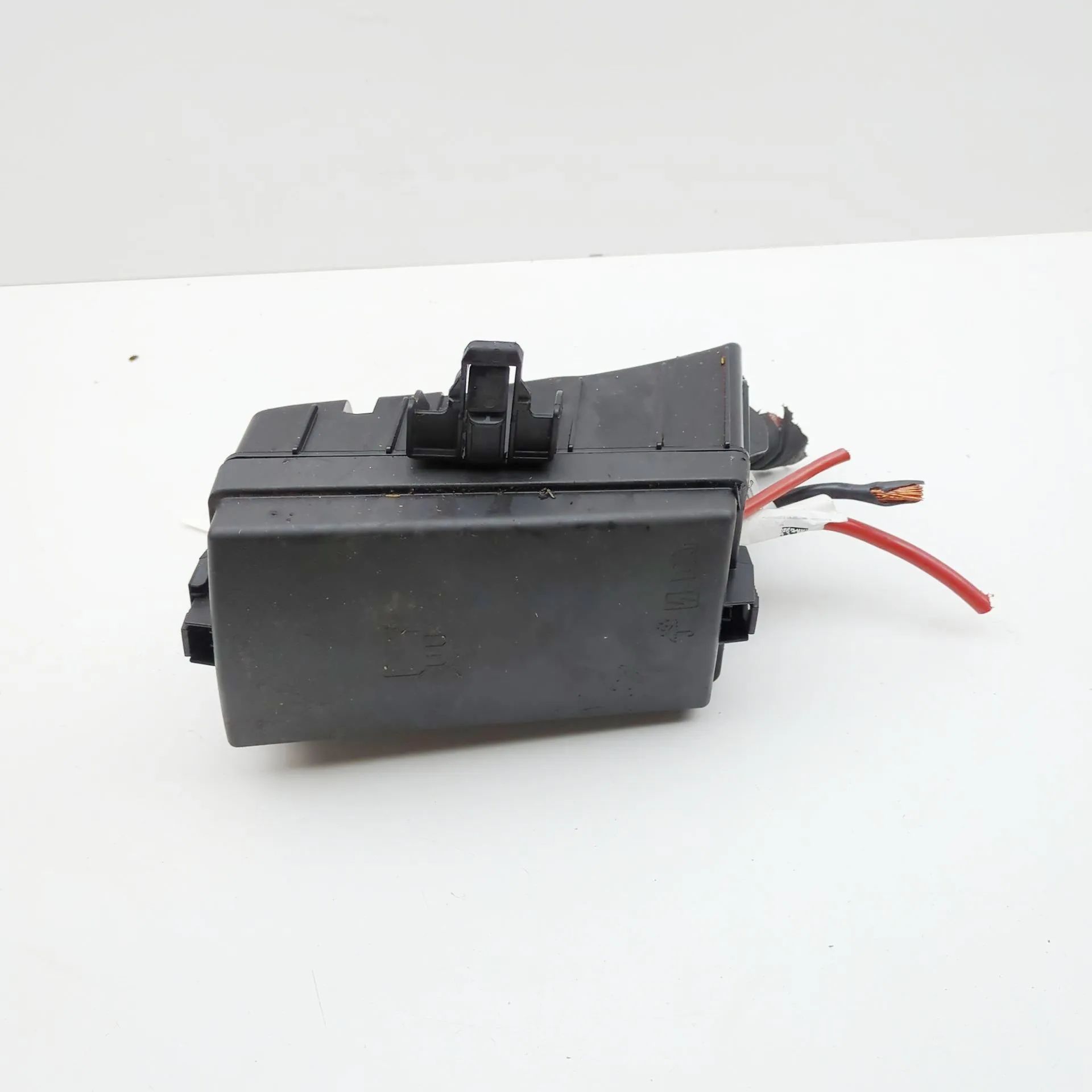 Skoda Karoq Fuse box Fuse box — SKODA KAROQ (NU7) (2017-...) — 5Q090...