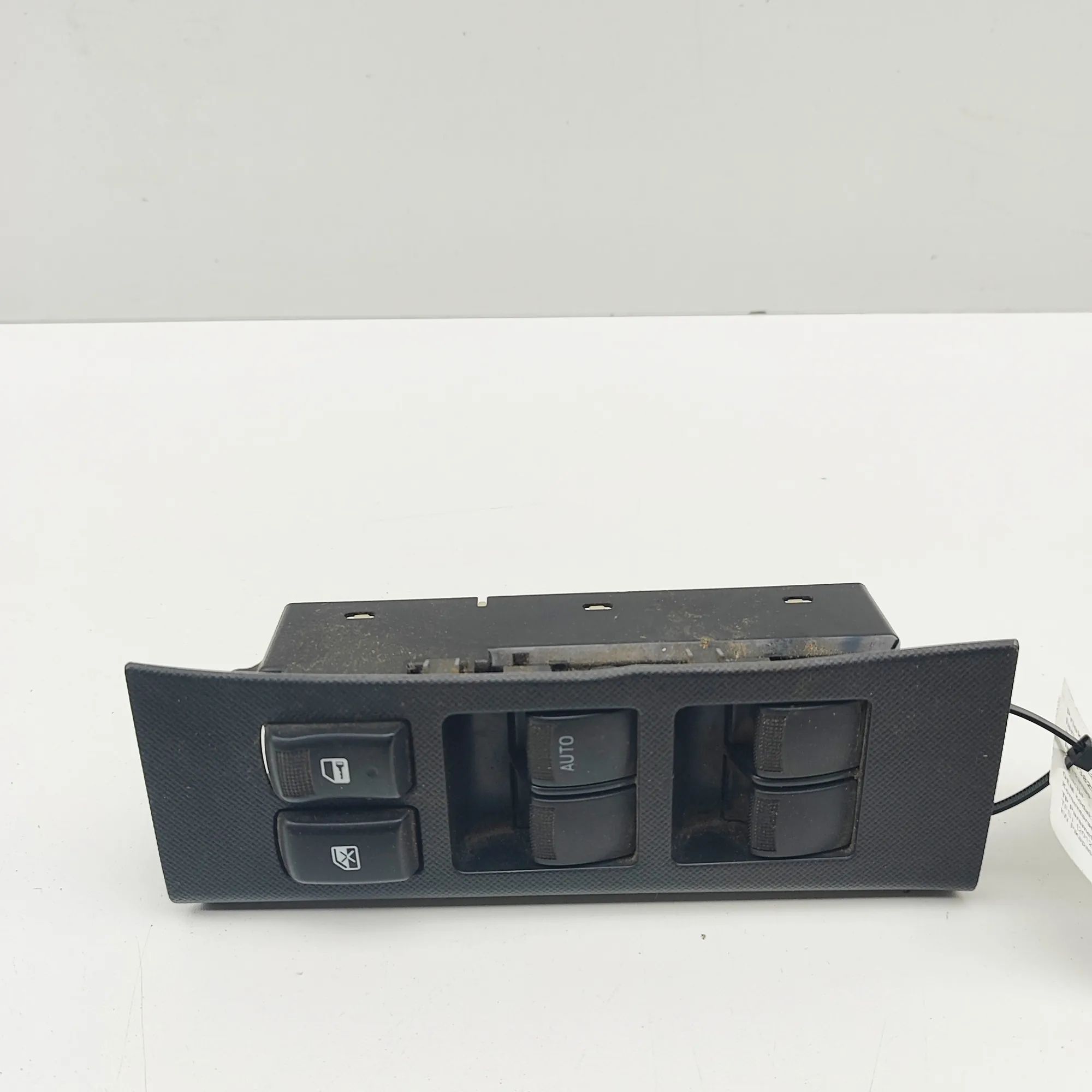 Isuzu D-Max Door window switch — front right Door window switch — front right — ISUZU D-MAX ...