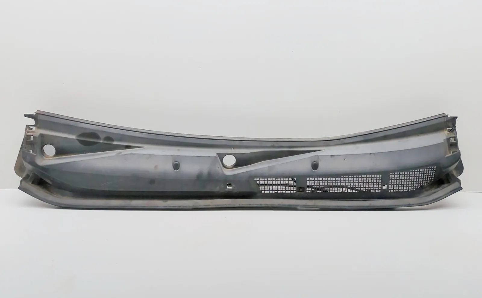 Isuzu D-Max Front Wiper Cowl Trim Front Wiper Cowl Trim — ISUZU D-MAX (II TFR, TF...