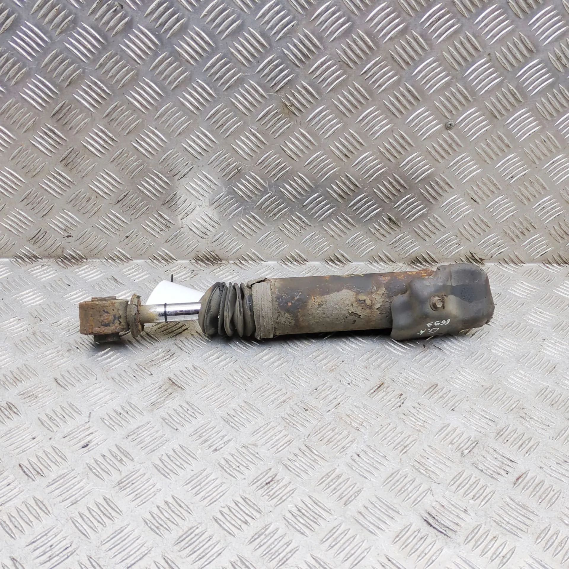 Hyundai Santa Fe Shock absorber — rear left Shock absorber — rear left — HYUNDAI SANTA (FÉ ...