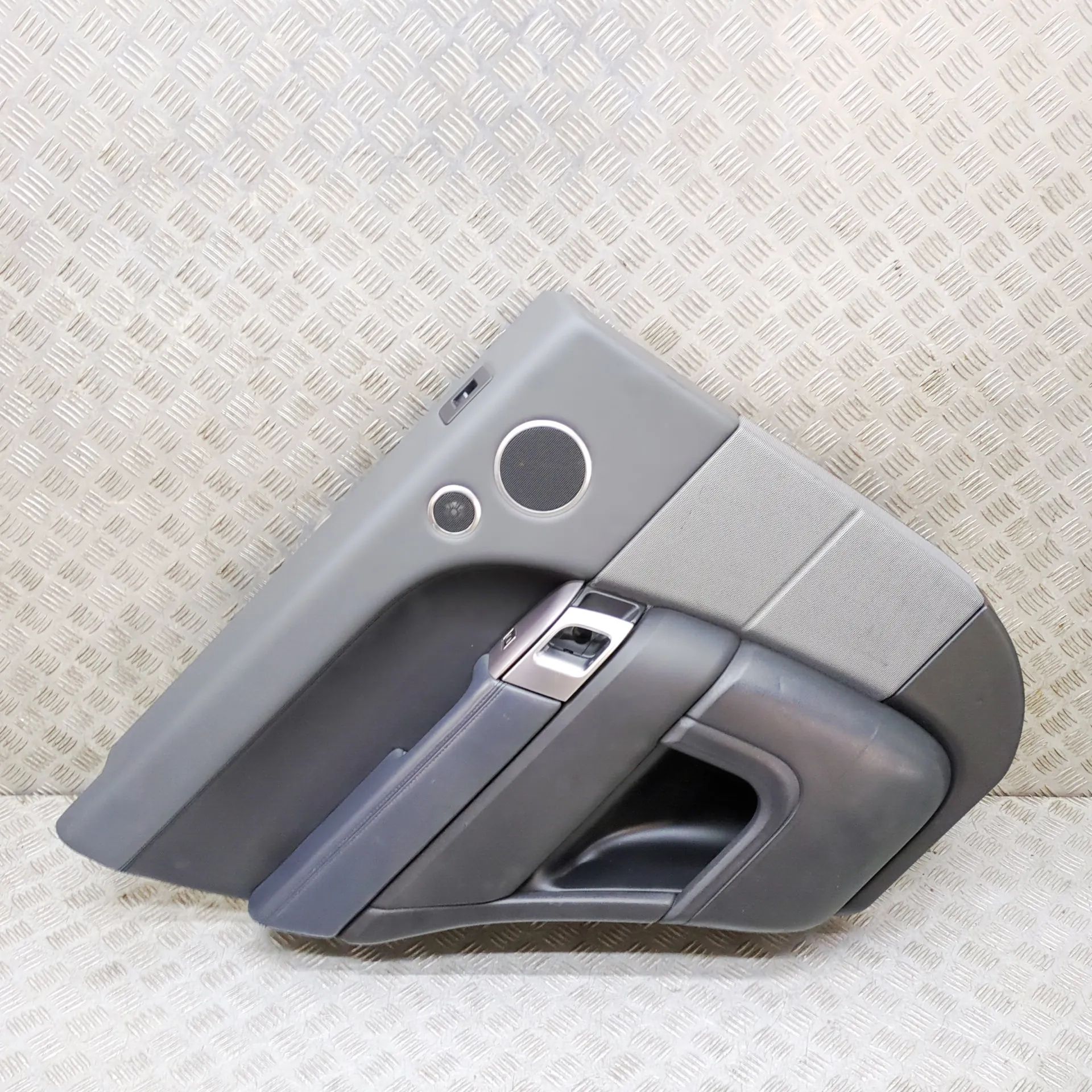 Land Rover Range Rover Sport (L494) Rear Left Door Panel Rear Left Door Panel — LAND ROVER RANGE ROVER S...