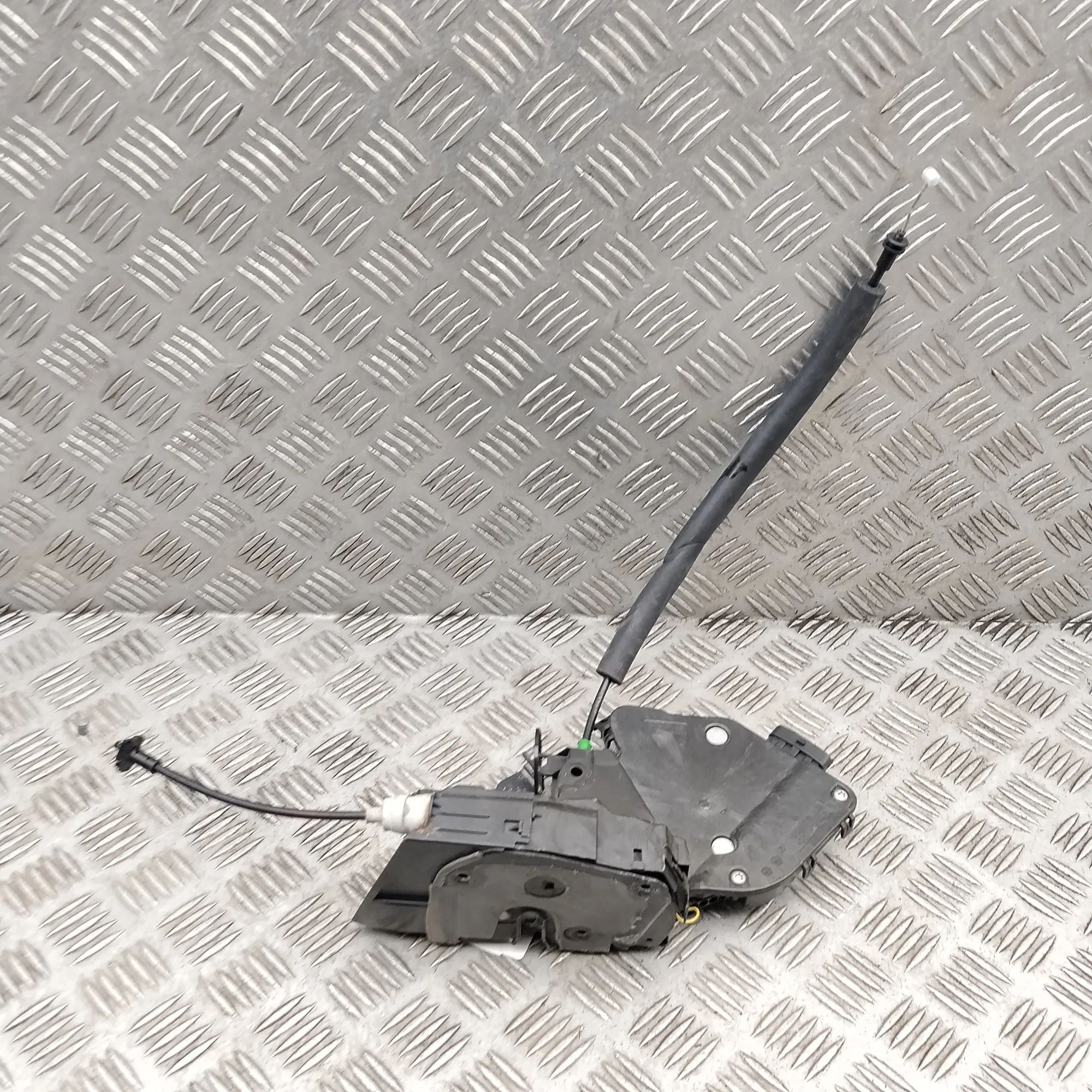 Land Rover Range Rover Sport (L494) Door lock — rear right Door lock — rear right — LAND ROVER RANGE ROVER...