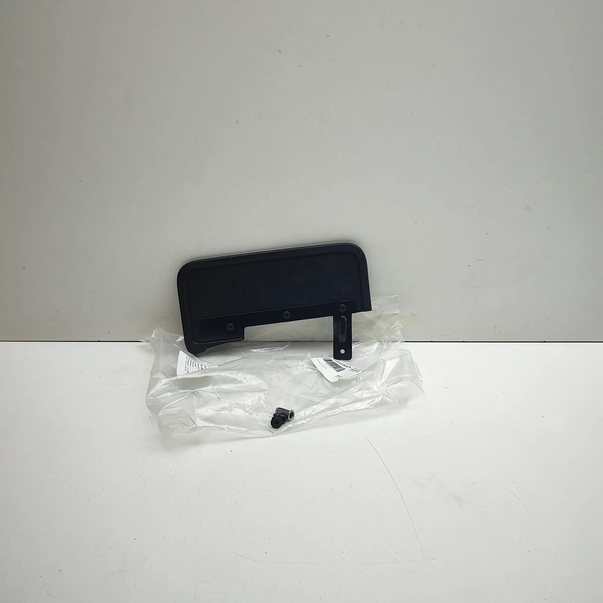 Volkswagen Transporter (T4, Caravelle, Multivan) Mudguard — front left Mudguard — front left — VW TRANSPORTER (V T5 Va...