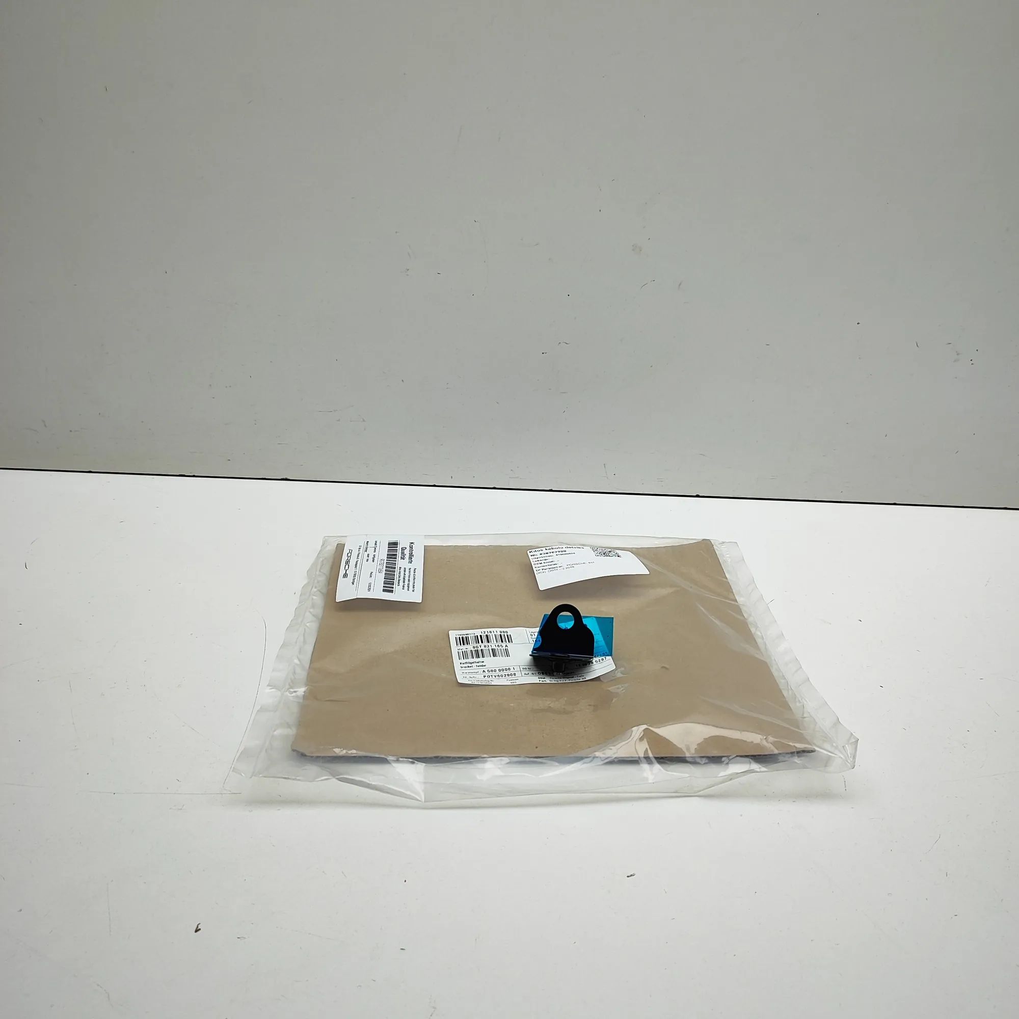 Porsche 911 (991) Fender bracket — front left Fender bracket — front left — PORSCHE 911 (992)...