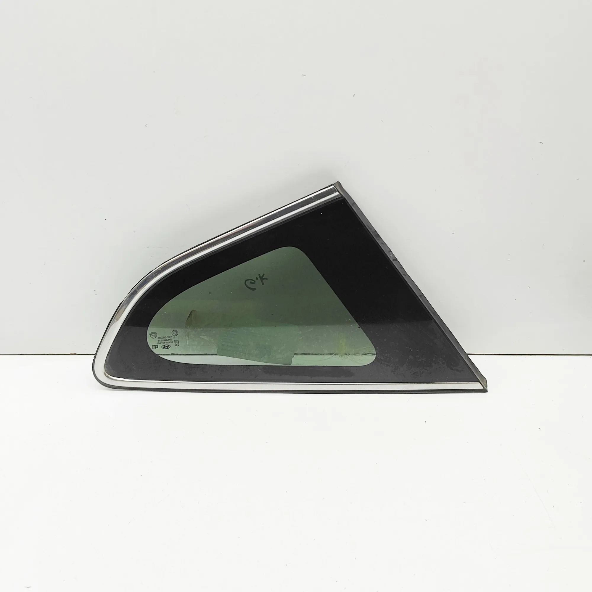 Hyundai Santa Fe Rear Left Quarter Window Rear Left Quarter Window — HYUNDAI SANTA (FÉ II...