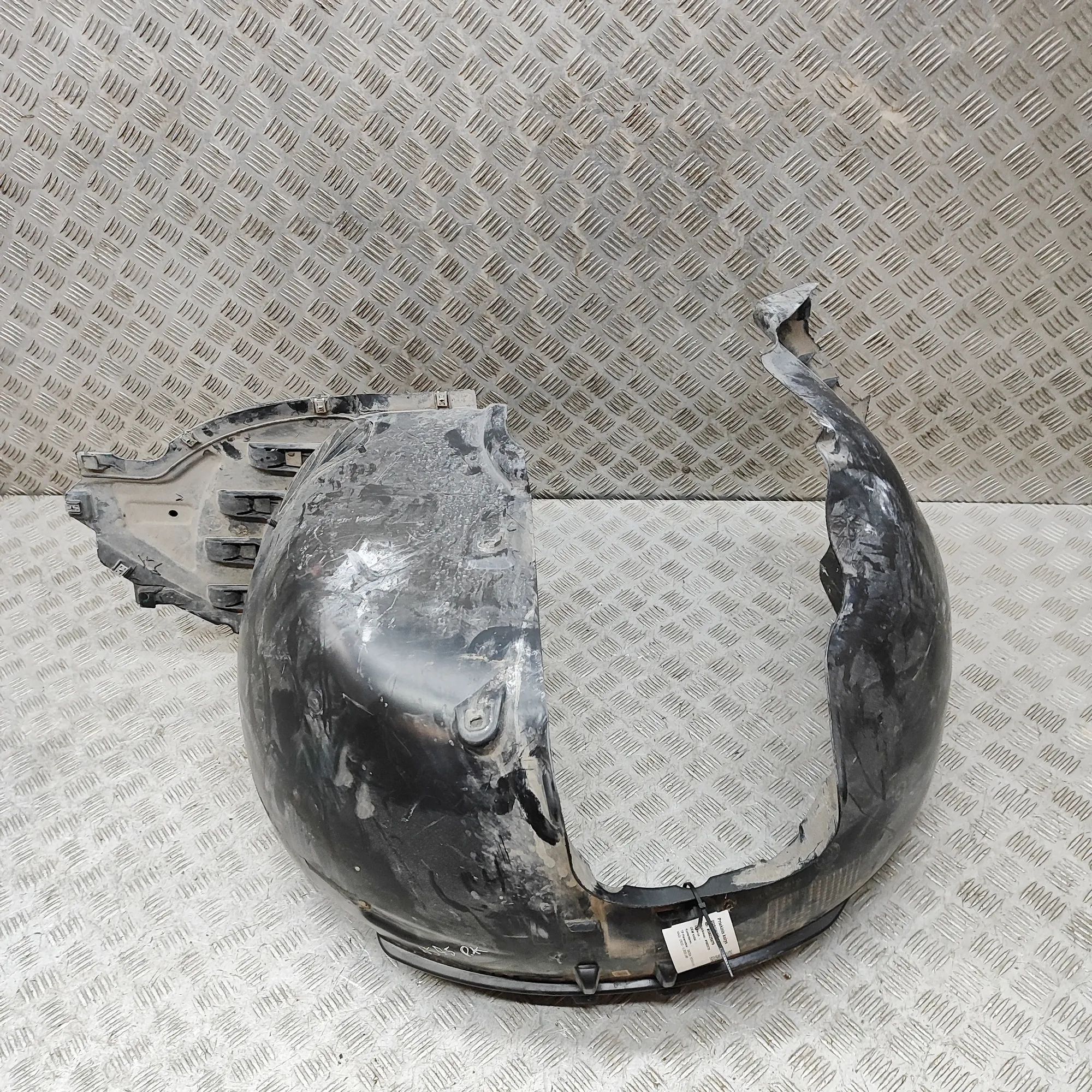 Skoda Octavia Front Left Arch Liner Front Left Arch Liner — SKODA OCTAVIA (IV Combi...