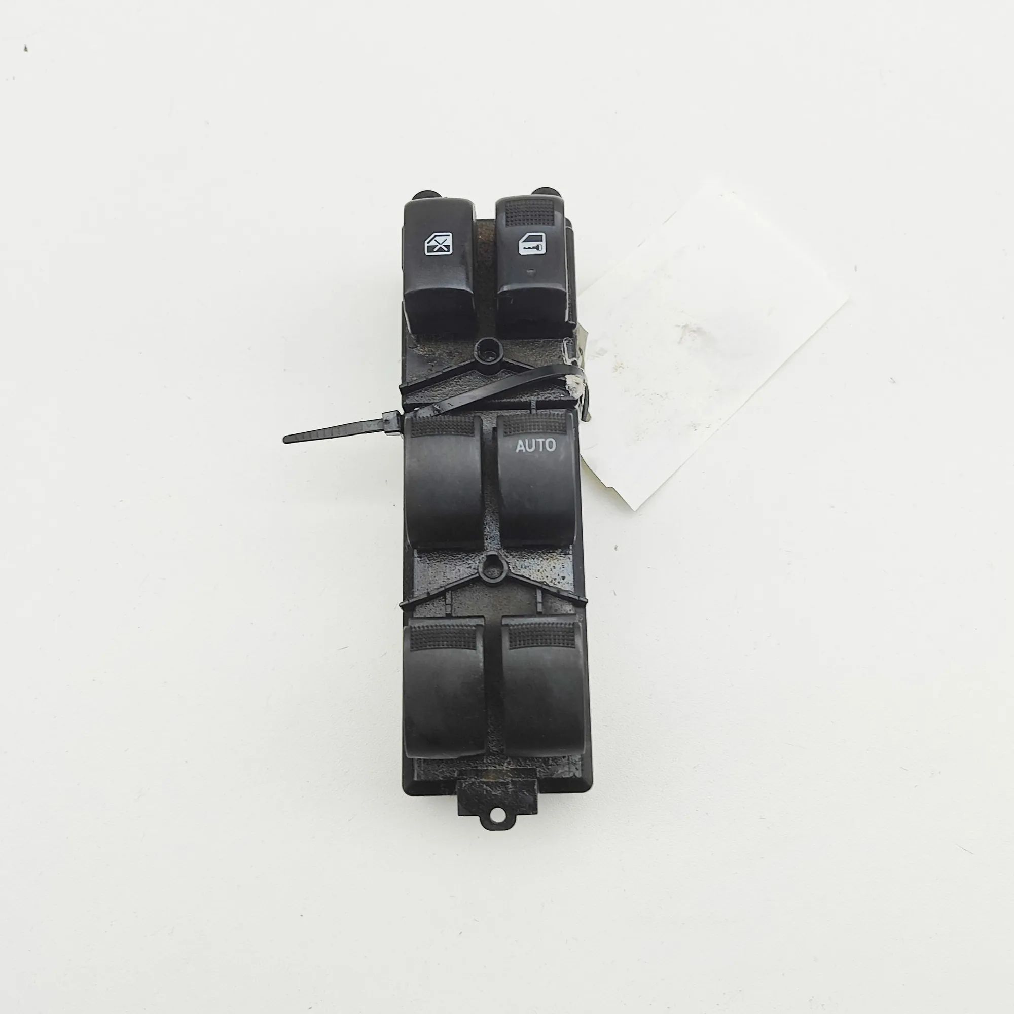 Isuzu D-Max Door window switch — front right Door window switch — front right — ISUZU D-MAX ...