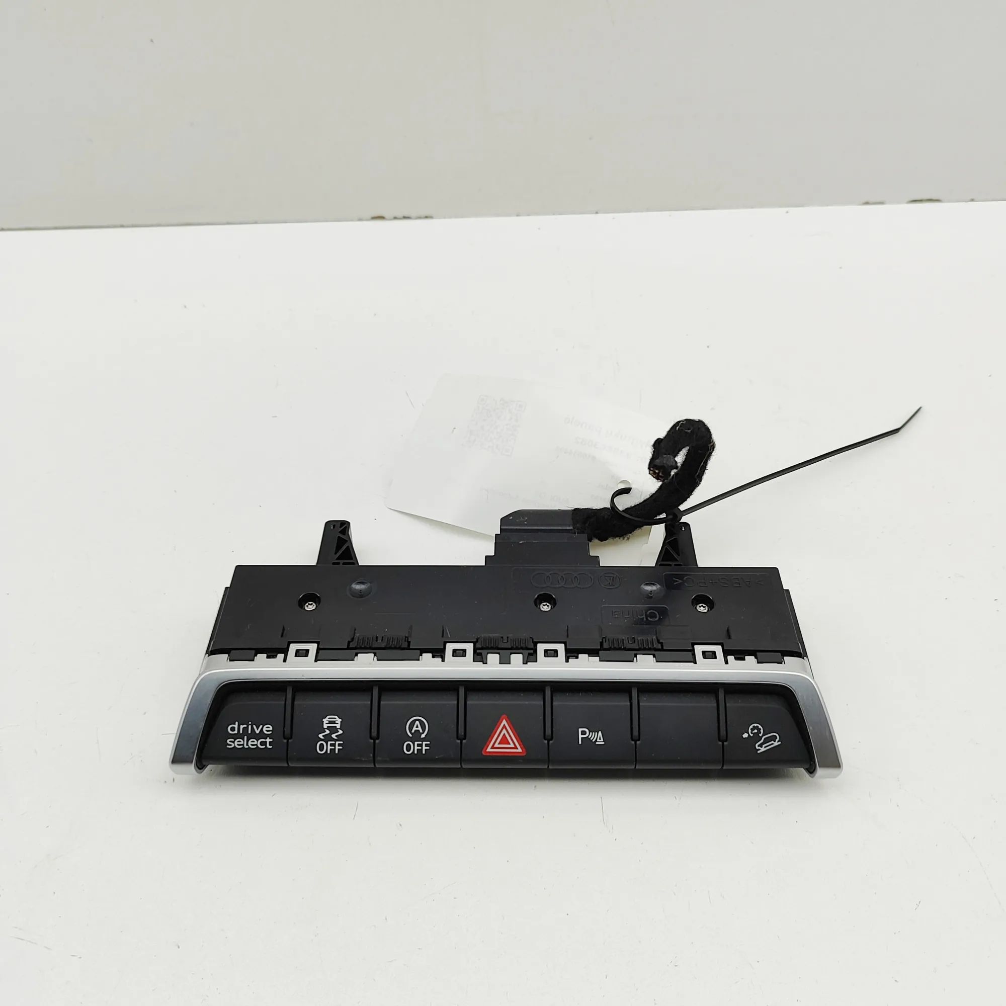 Audi Q3 (F3) Button Switch Panel Button Switch Panel — AUDI Q3 (F3) (2018-...) —...