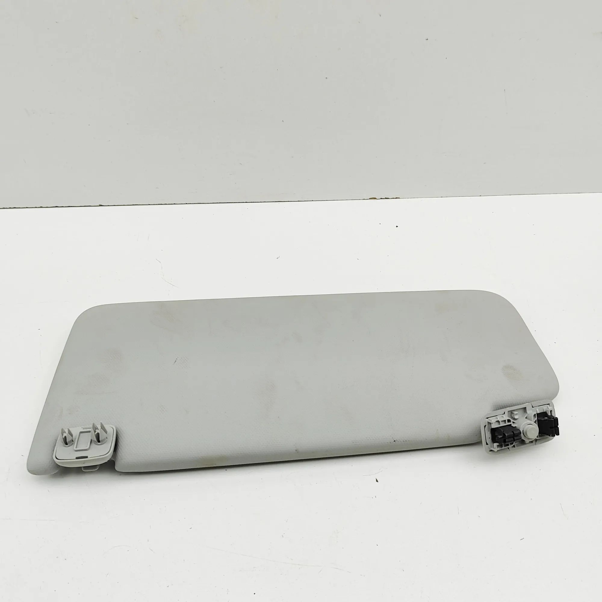 Audi Q3 (F3) Sun visor — right Sun visor — right — AUDI Q3 (F3) (2018-...) — 8...