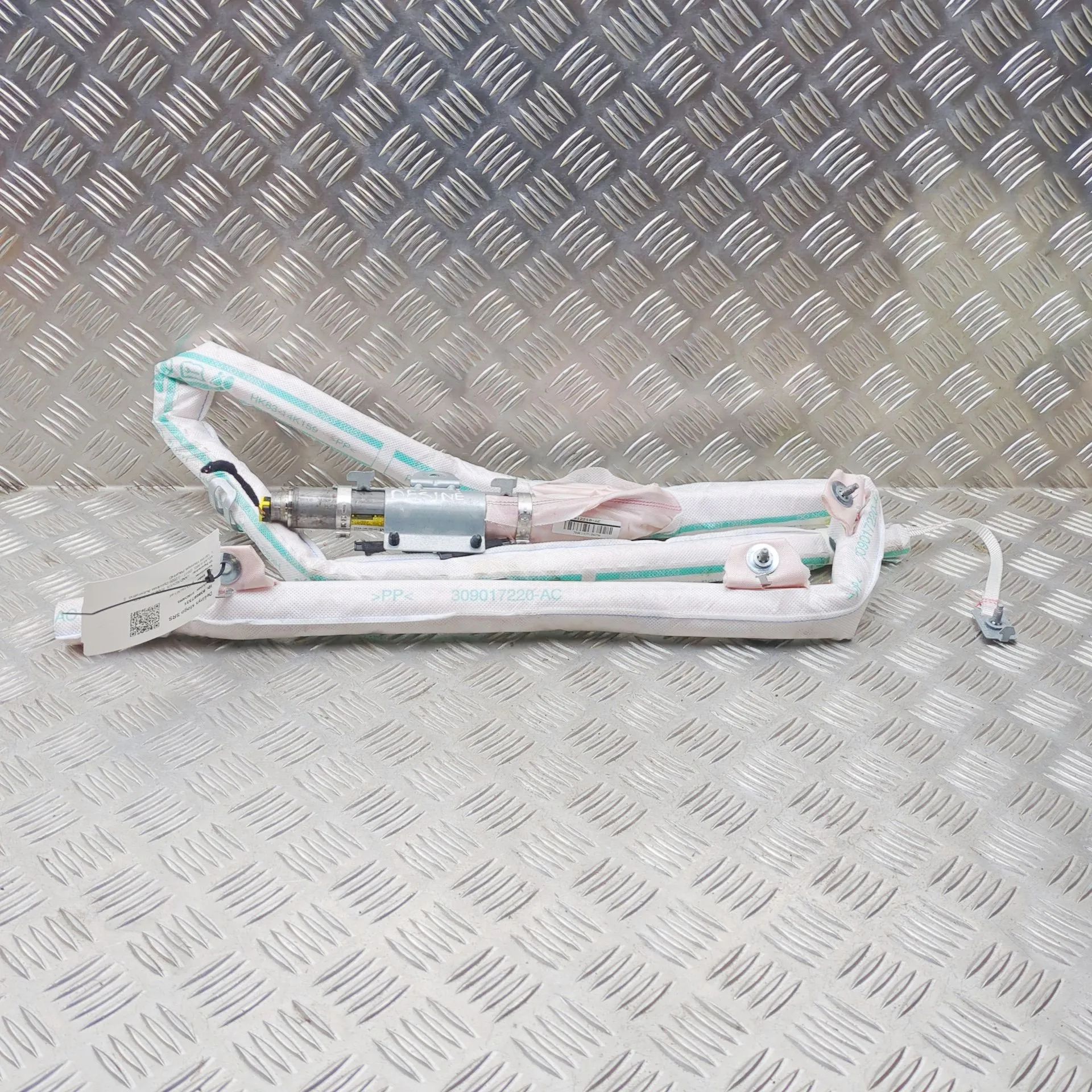 Land Rover Range Rover Velar Right Side Roof Safety Curtain SRS Right Side Roof Safety Curtain SRS — LAND ROVER...