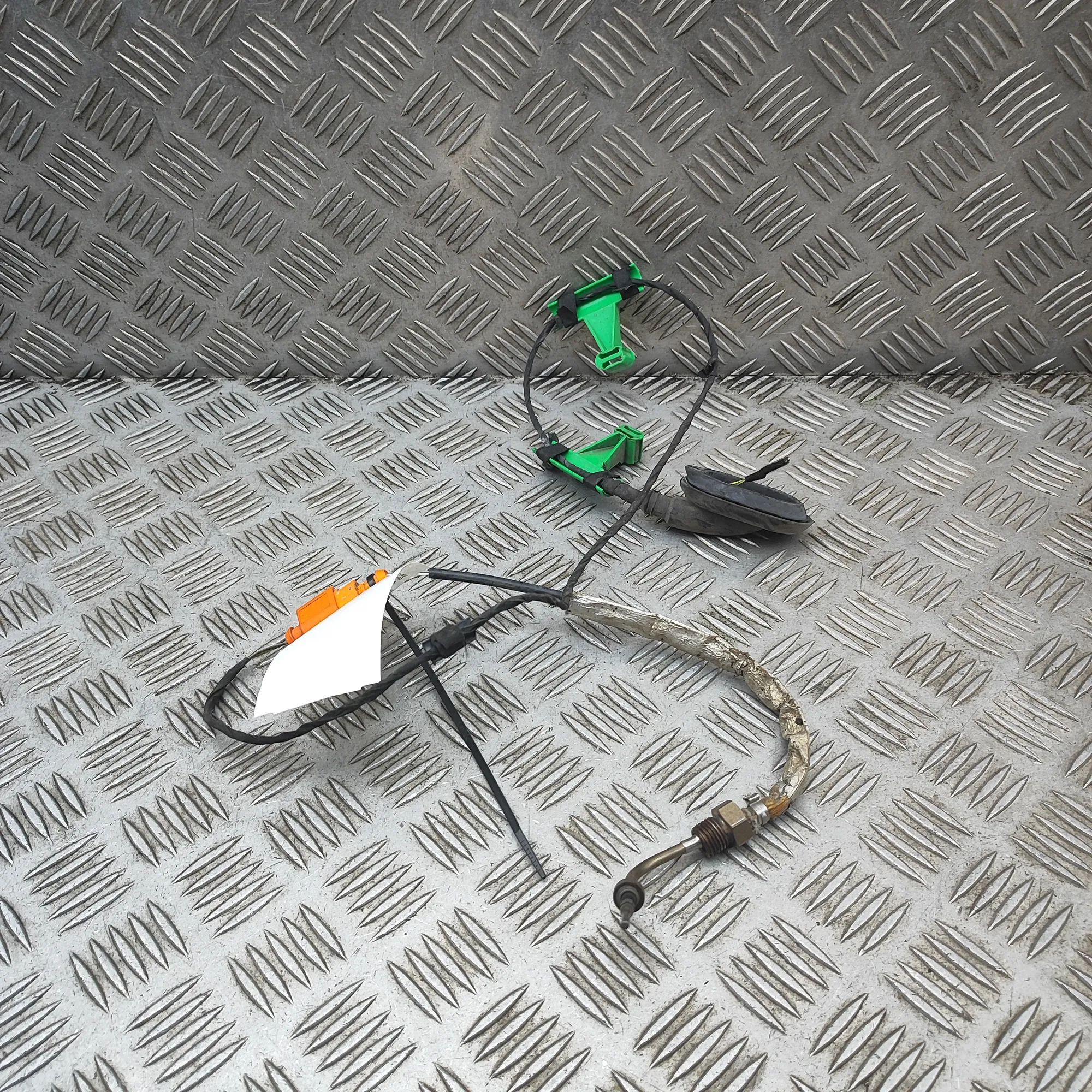 Audi Q5 (8R) Датчик температура для выхлопной газ Exhaust gas temperature sensor — AUDI Q5 (8R) (...