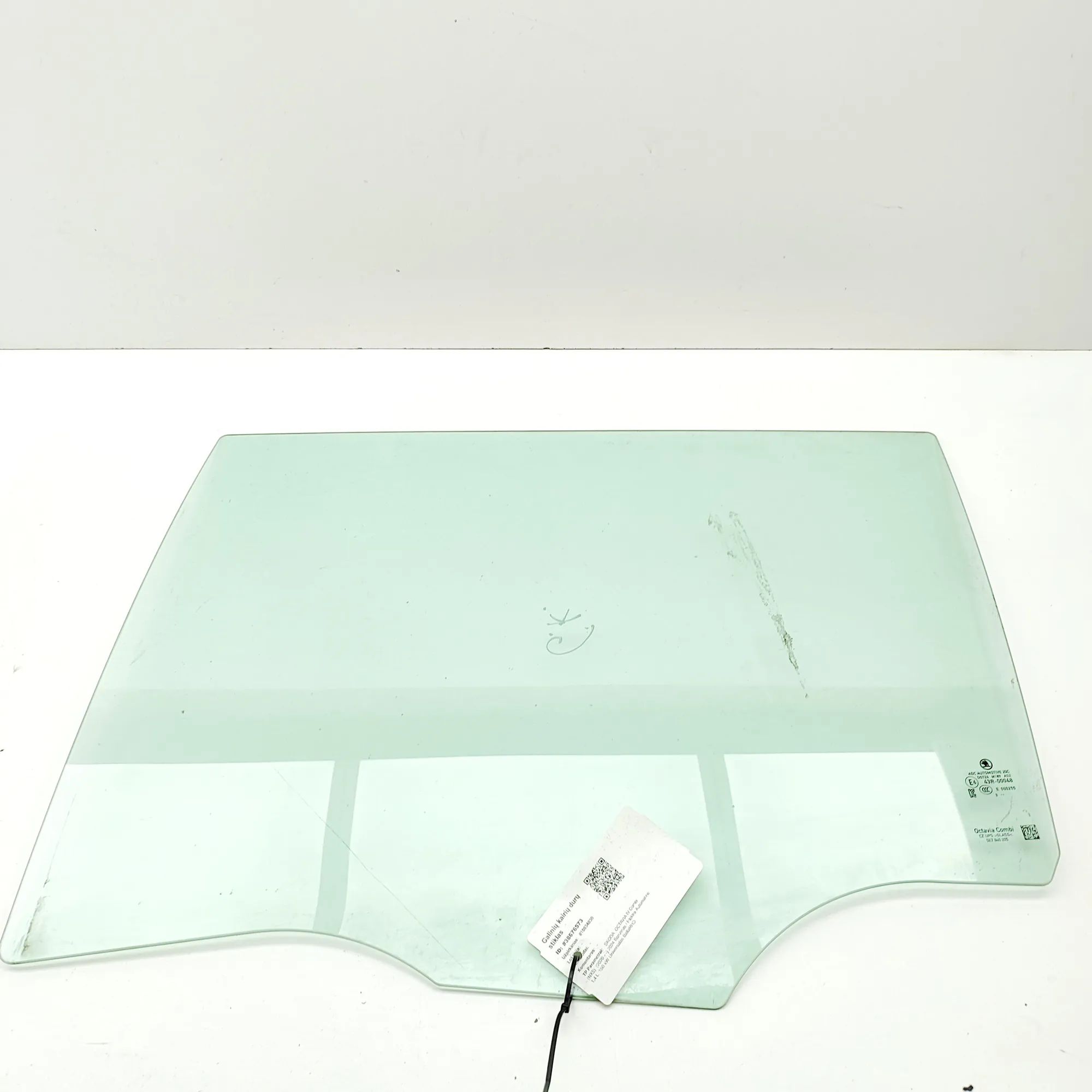 Skoda Octavia Rear Left Door Window Rear Left Door Window — SKODA OCTAVIA (IV Combi...