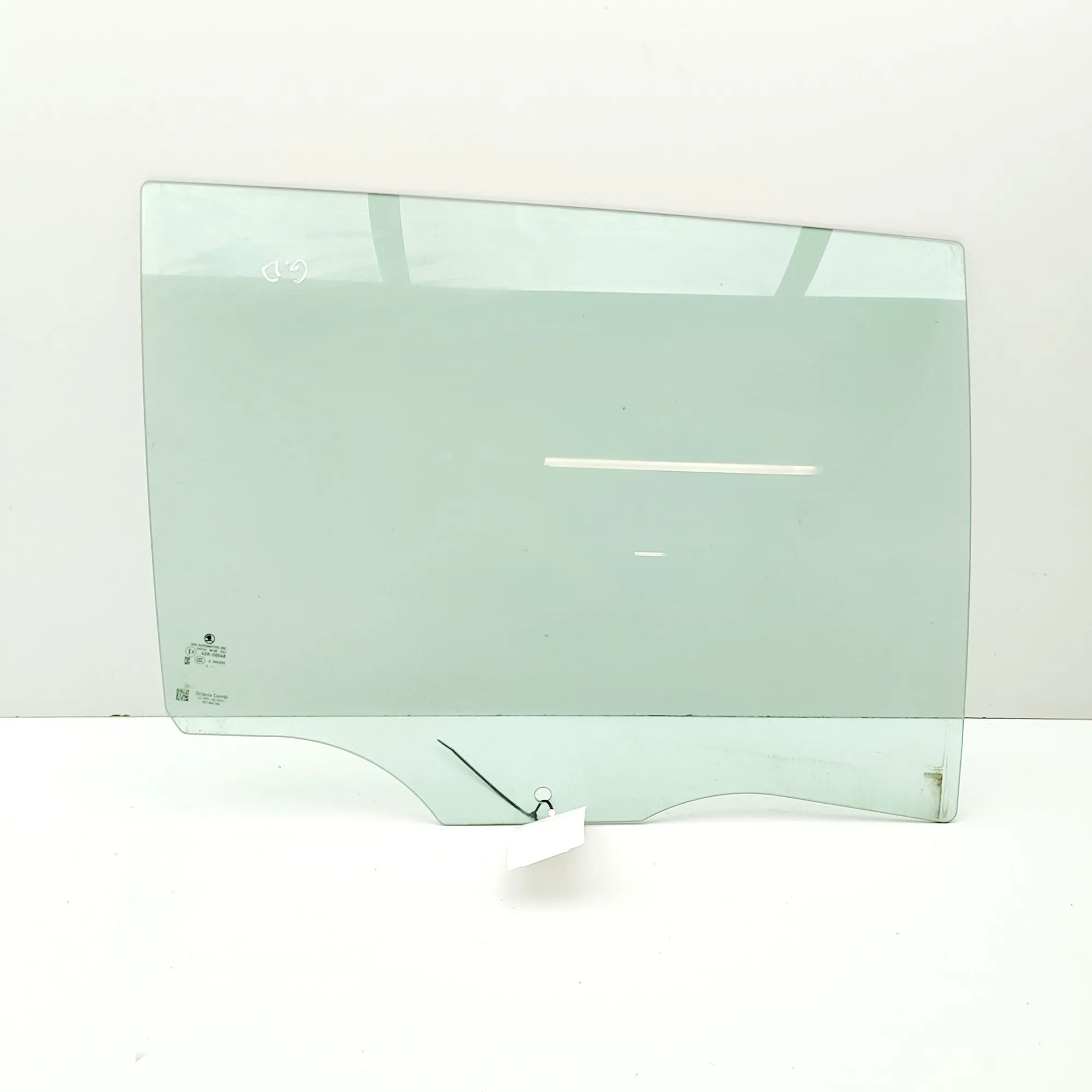 Skoda Octavia Right rear door window Right rear door window — SKODA OCTAVIA (IV Comb...